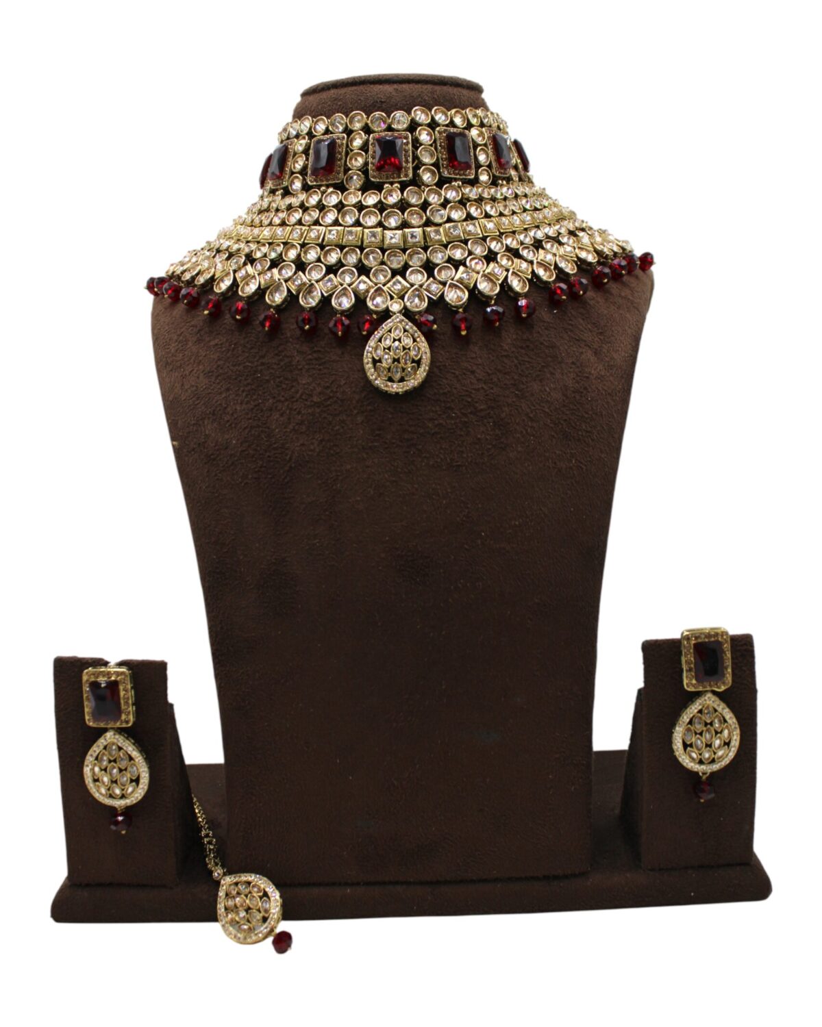 Elegant Traditional Jewelry Set with Red and Gold Accents