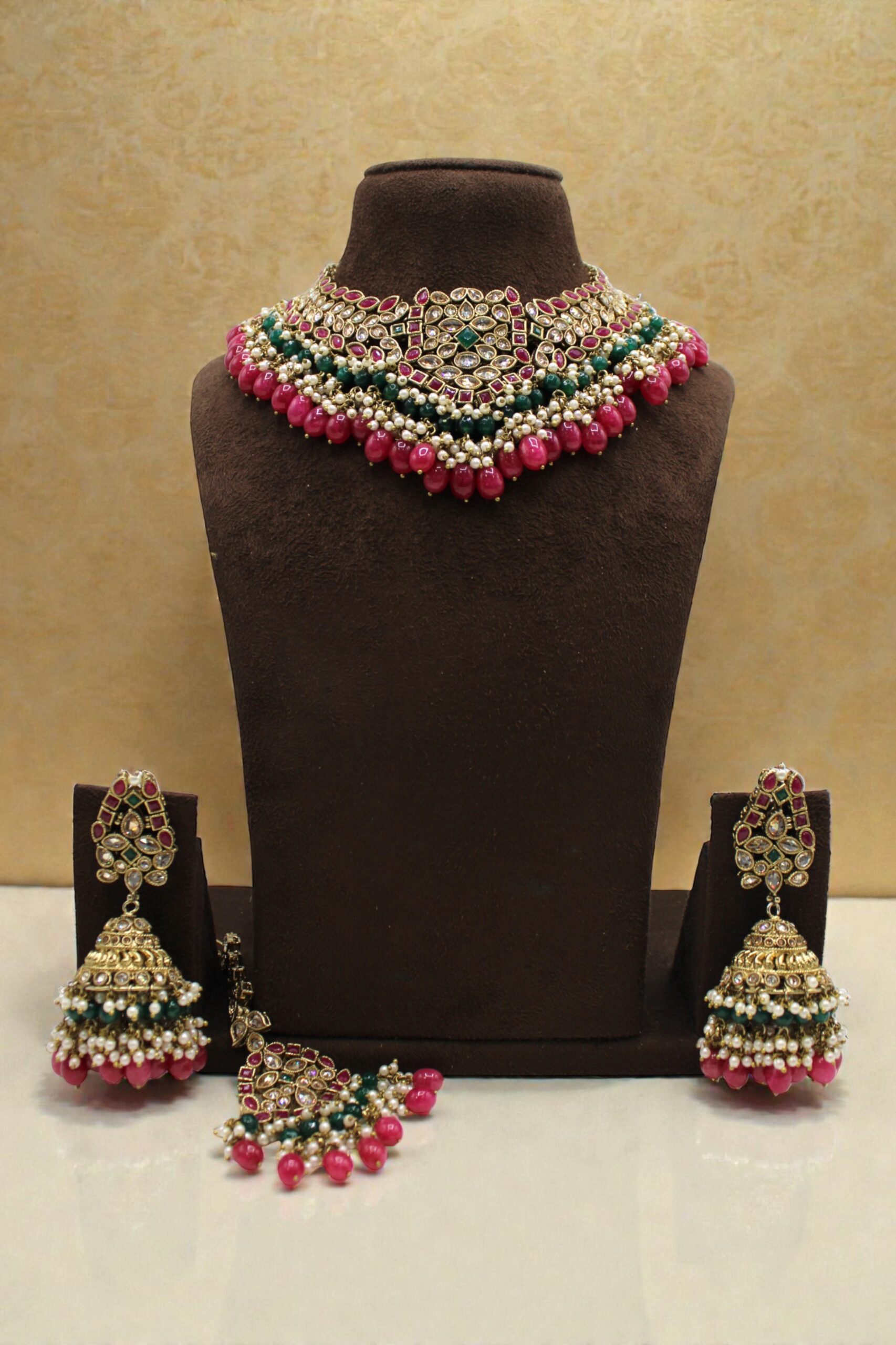 Elegant Traditional Jewelry Set with Colorful Beads and Pearls - Image 3