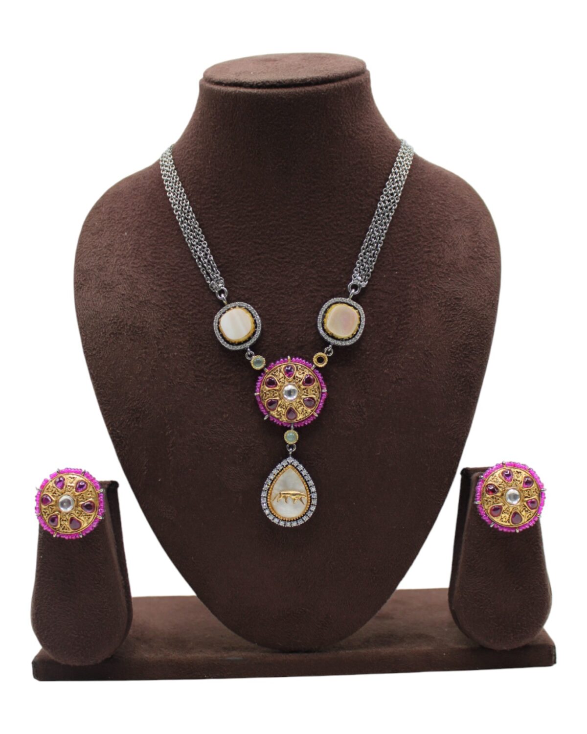 Elegant Traditional Jewelry Set with Colorful Gemstones