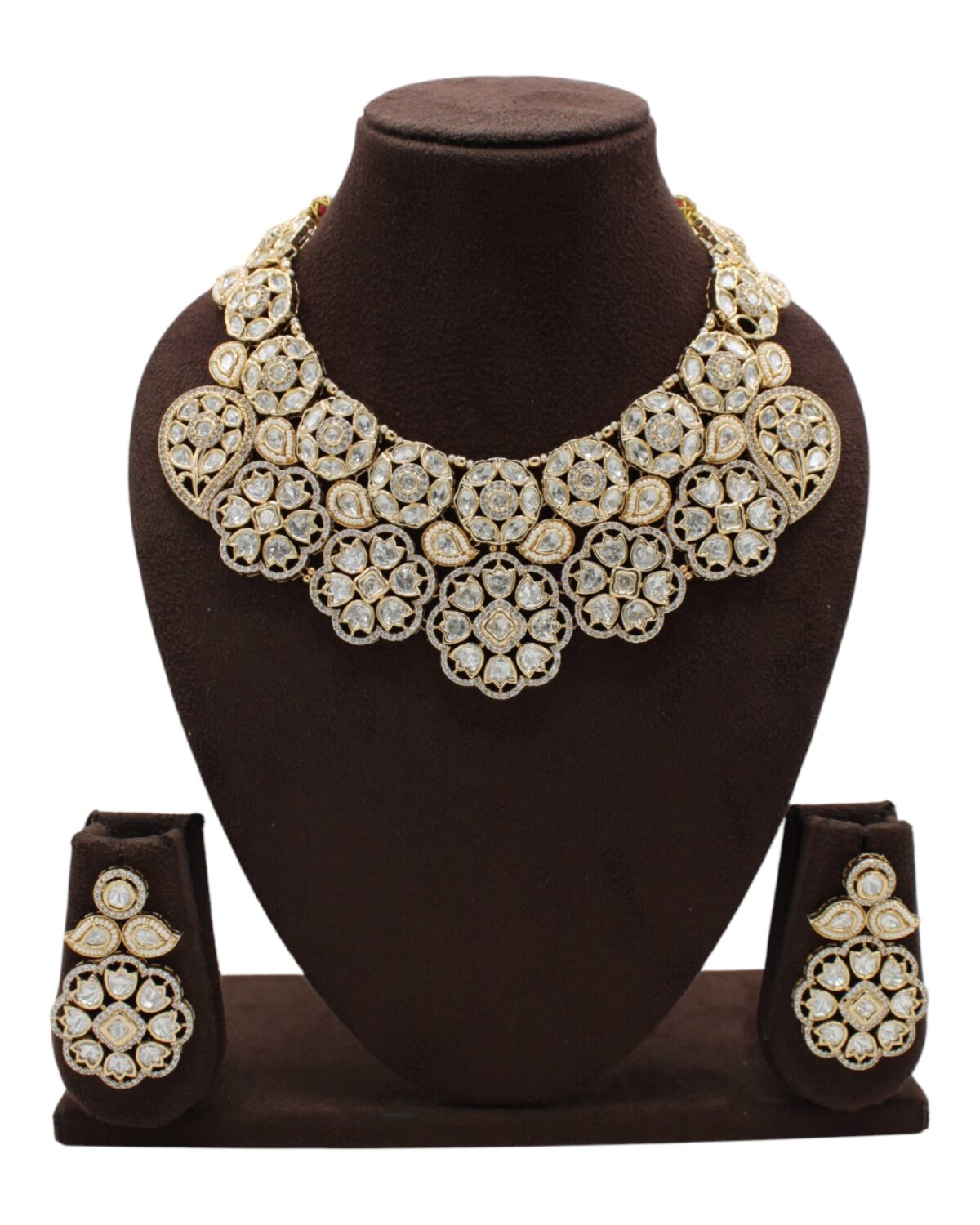 Elegant Gold and Diamond-Studded Necklace Set