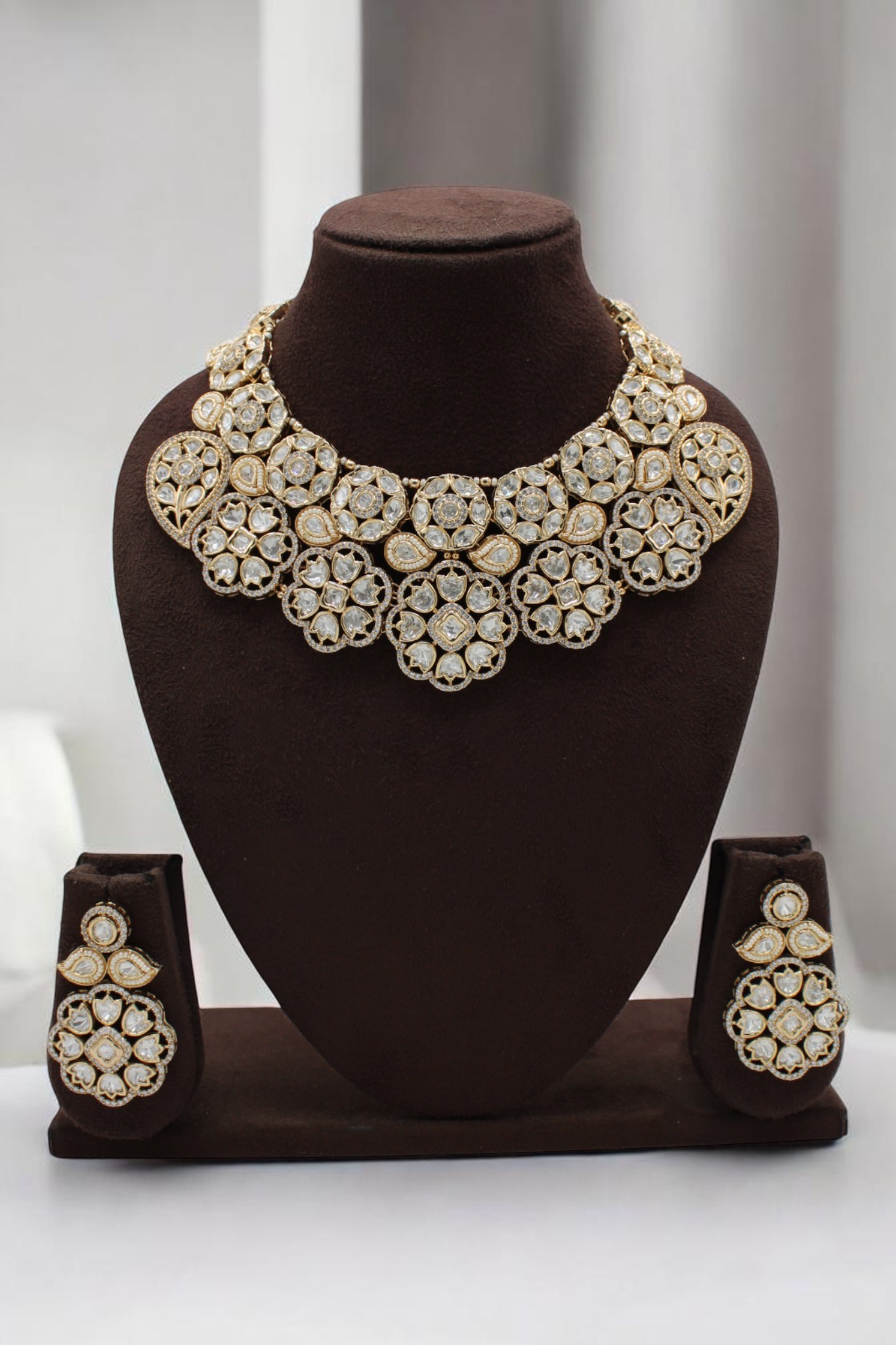 Elegant Gold and Diamond-Style Jewelry Set - Image 2