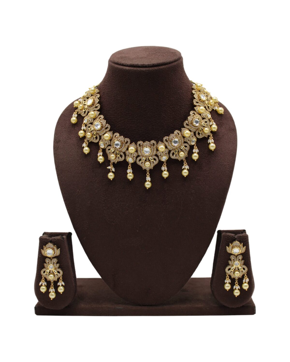 Elegant Gold and Pearl Necklace Set
