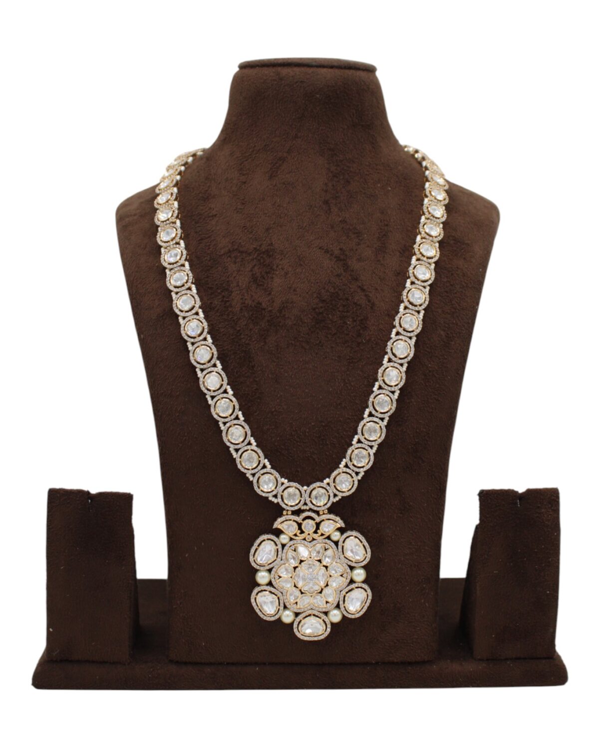 Elegant Gold and Diamond Necklace Display