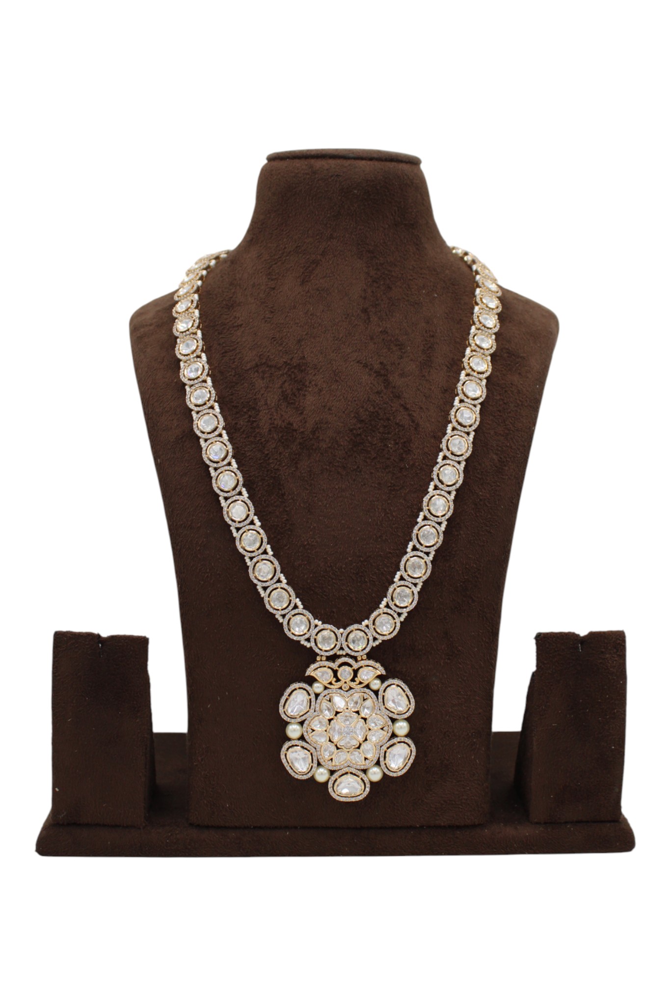 Elegant Gold and Diamond Necklace Display