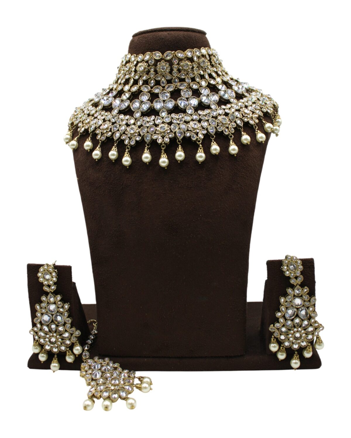 Elegant Traditional Jewelry Set with Pearls and Crystals