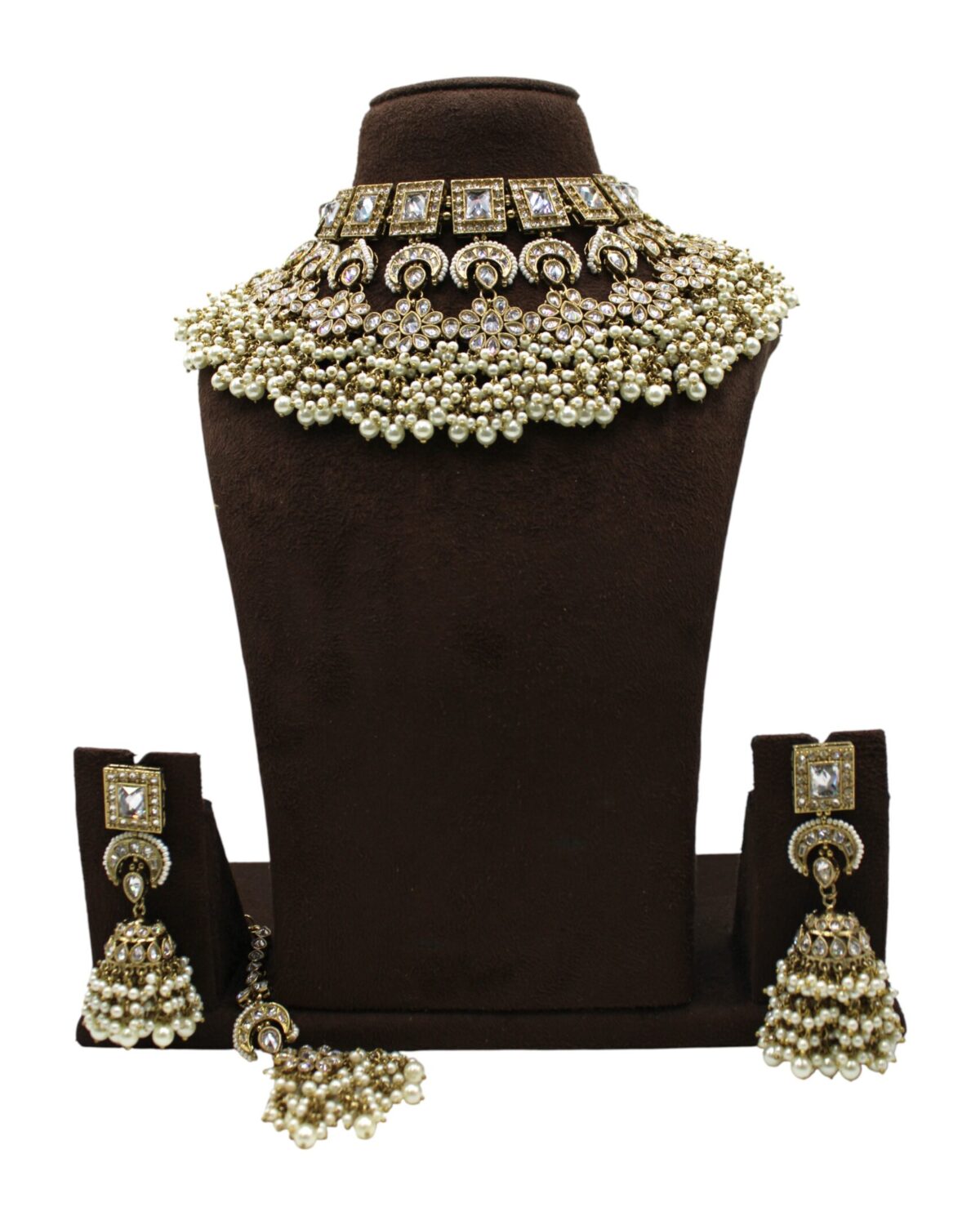 Elegant Pearl and Stone Necklace Set