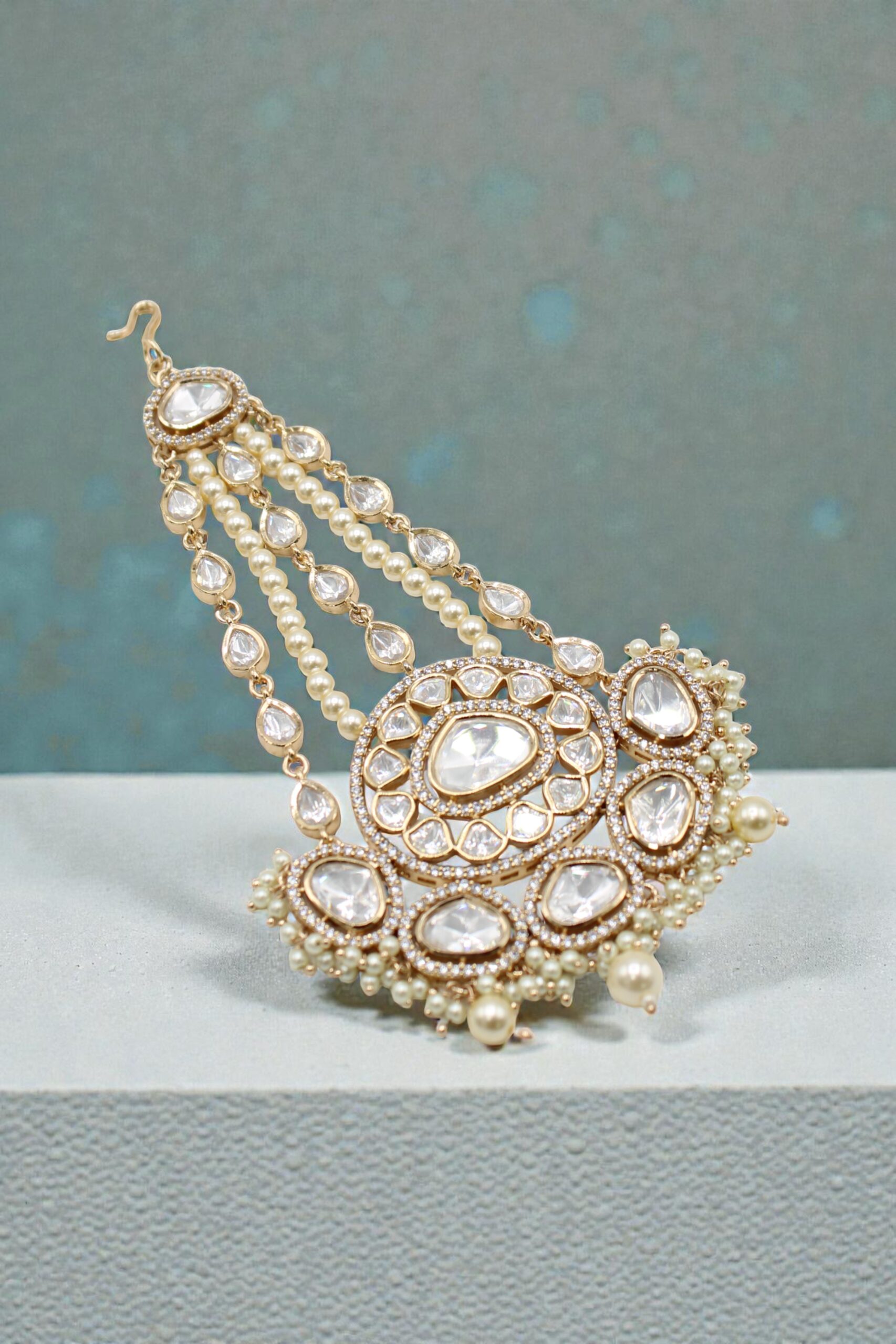 Elegant Vintage-Inspired Statement Earring - Image 2