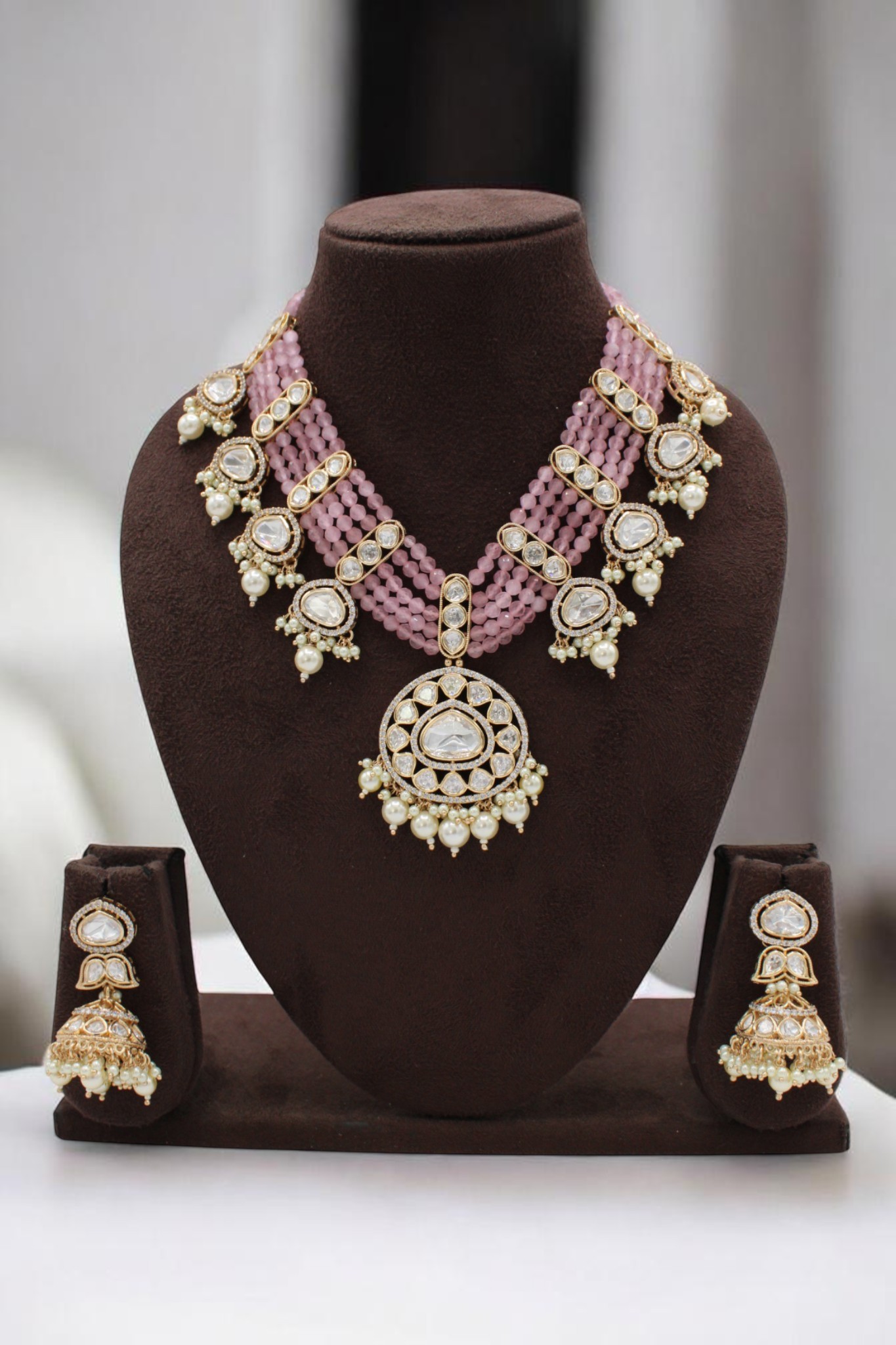 Elegant Pink Beaded Necklace Set with Intricate Gold Accents - Image 2