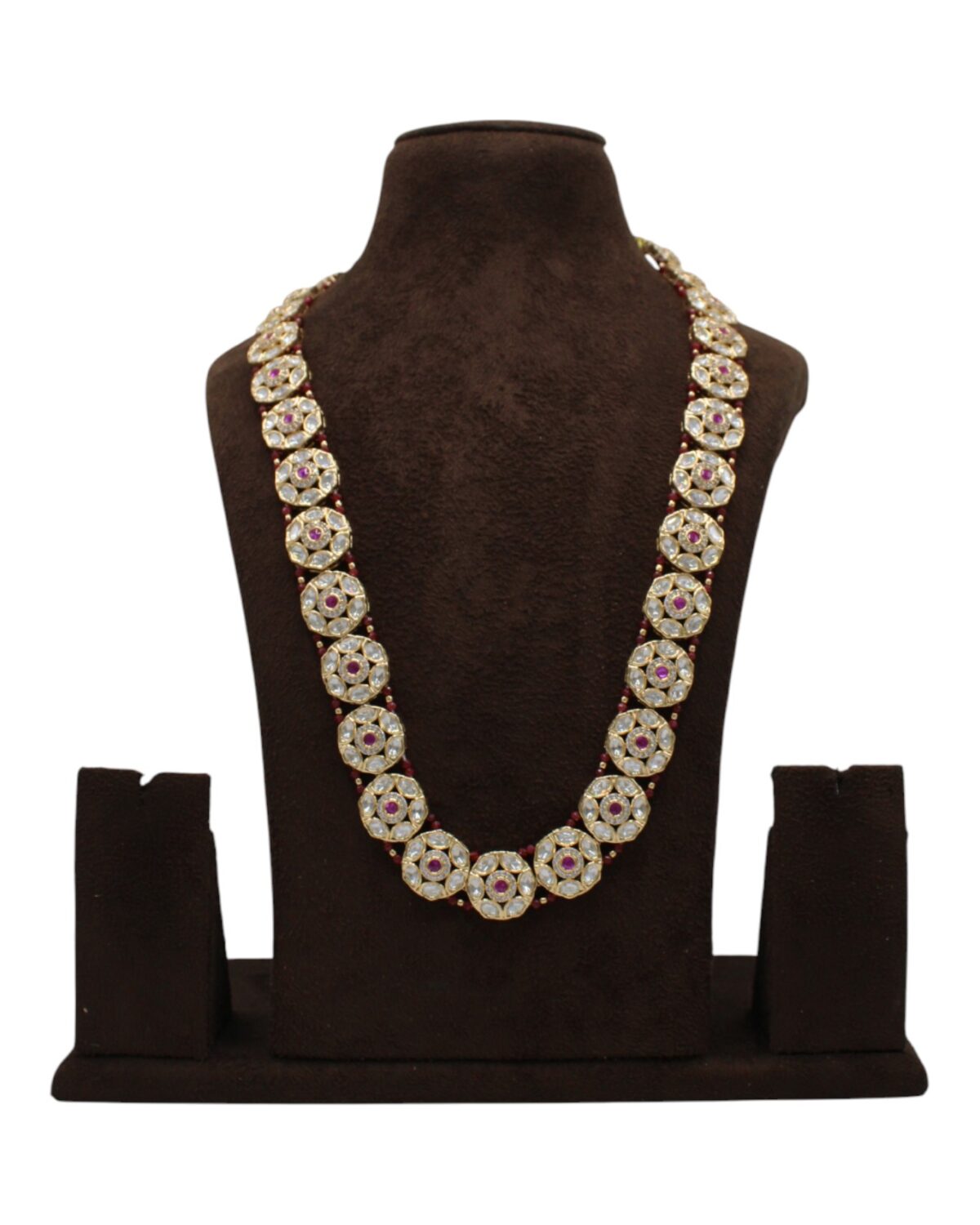 Elegant Traditional Necklace with Floral Motifs