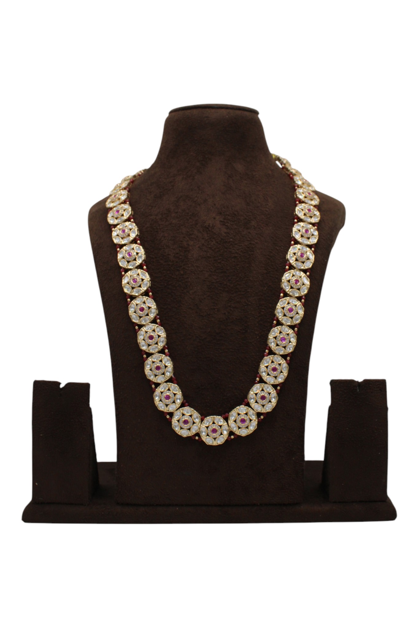 Elegant Traditional Necklace with Floral Motifs