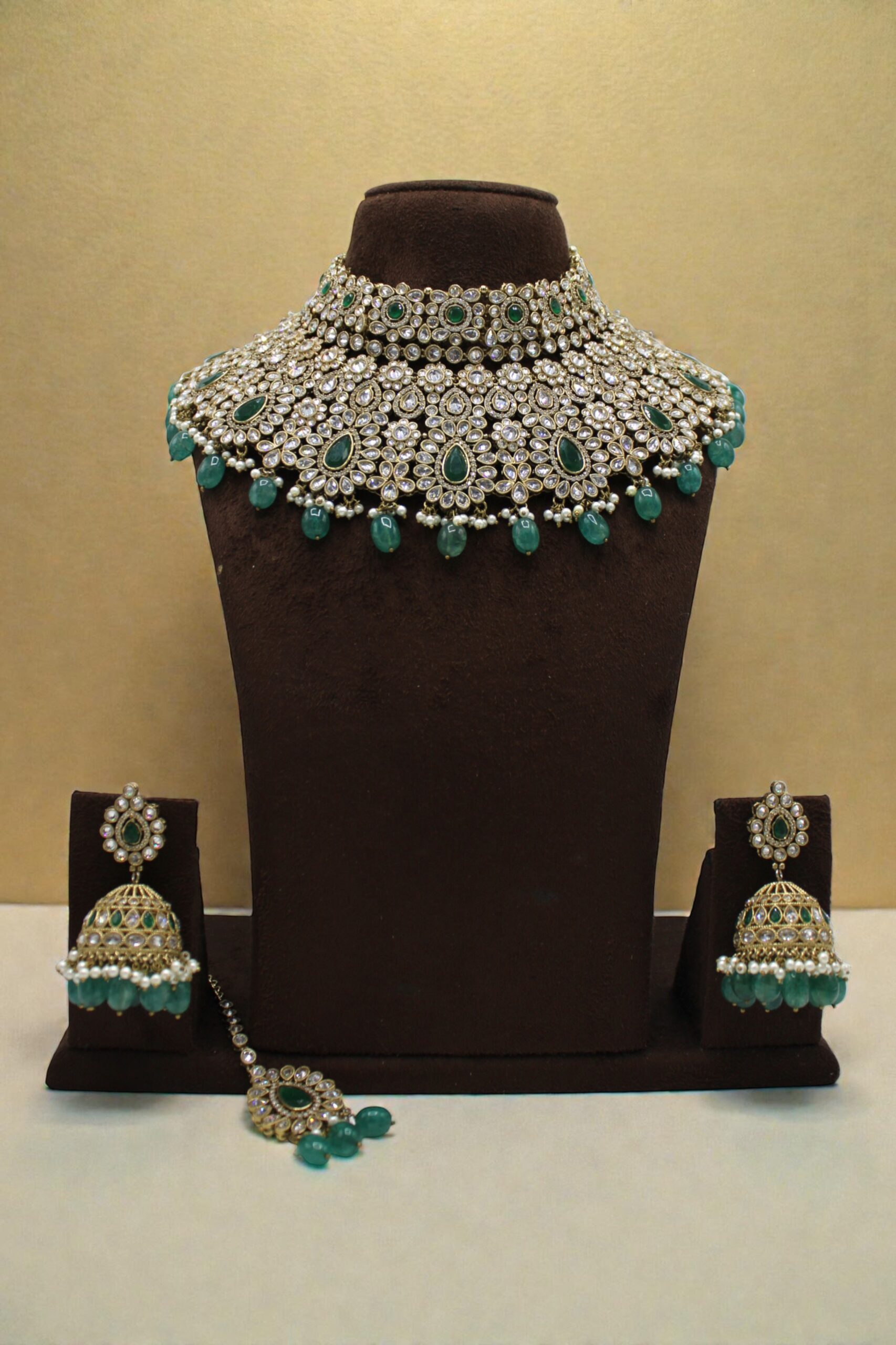 Elegant Green and Silver Bridal Jewelry Set - Image 3
