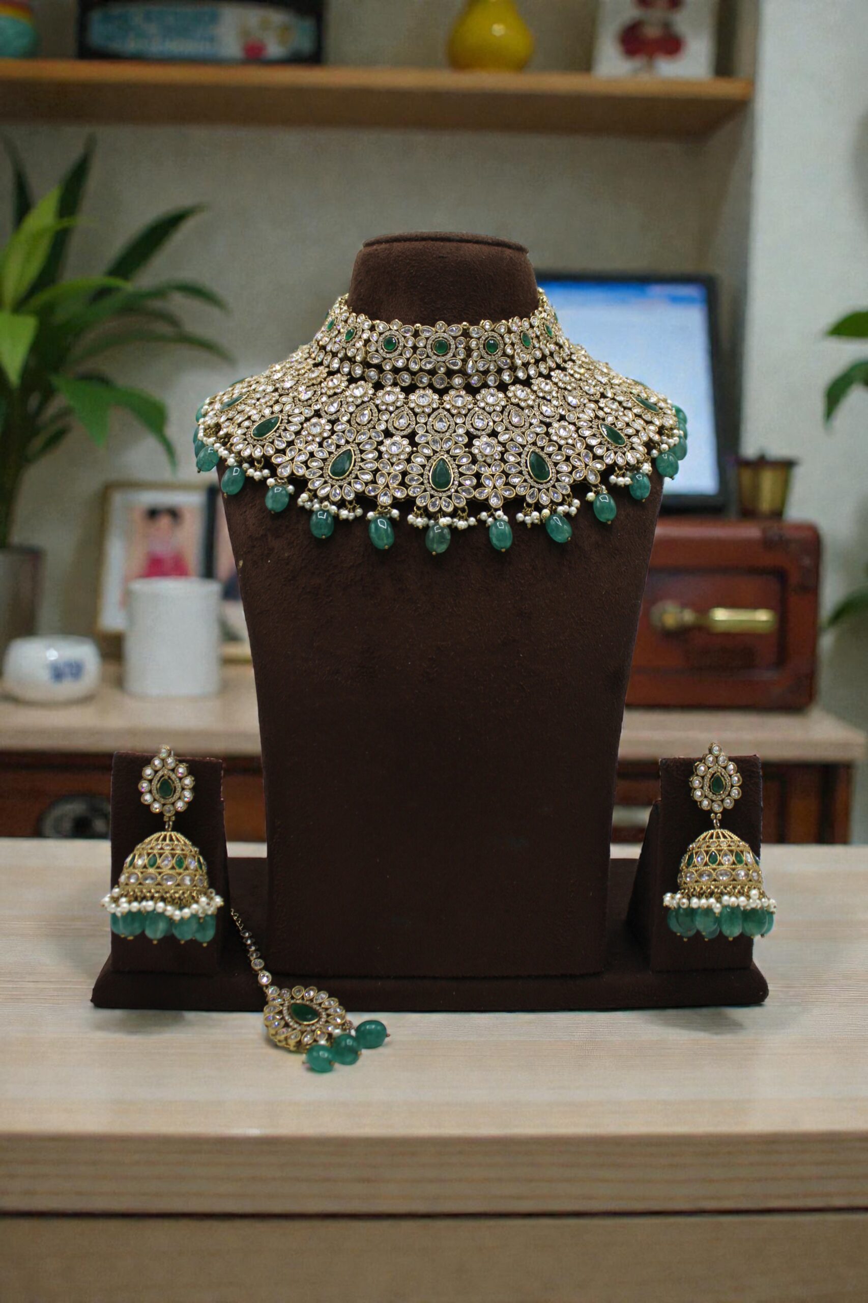 Elegant Green and Silver Bridal Jewelry Set - Image 2