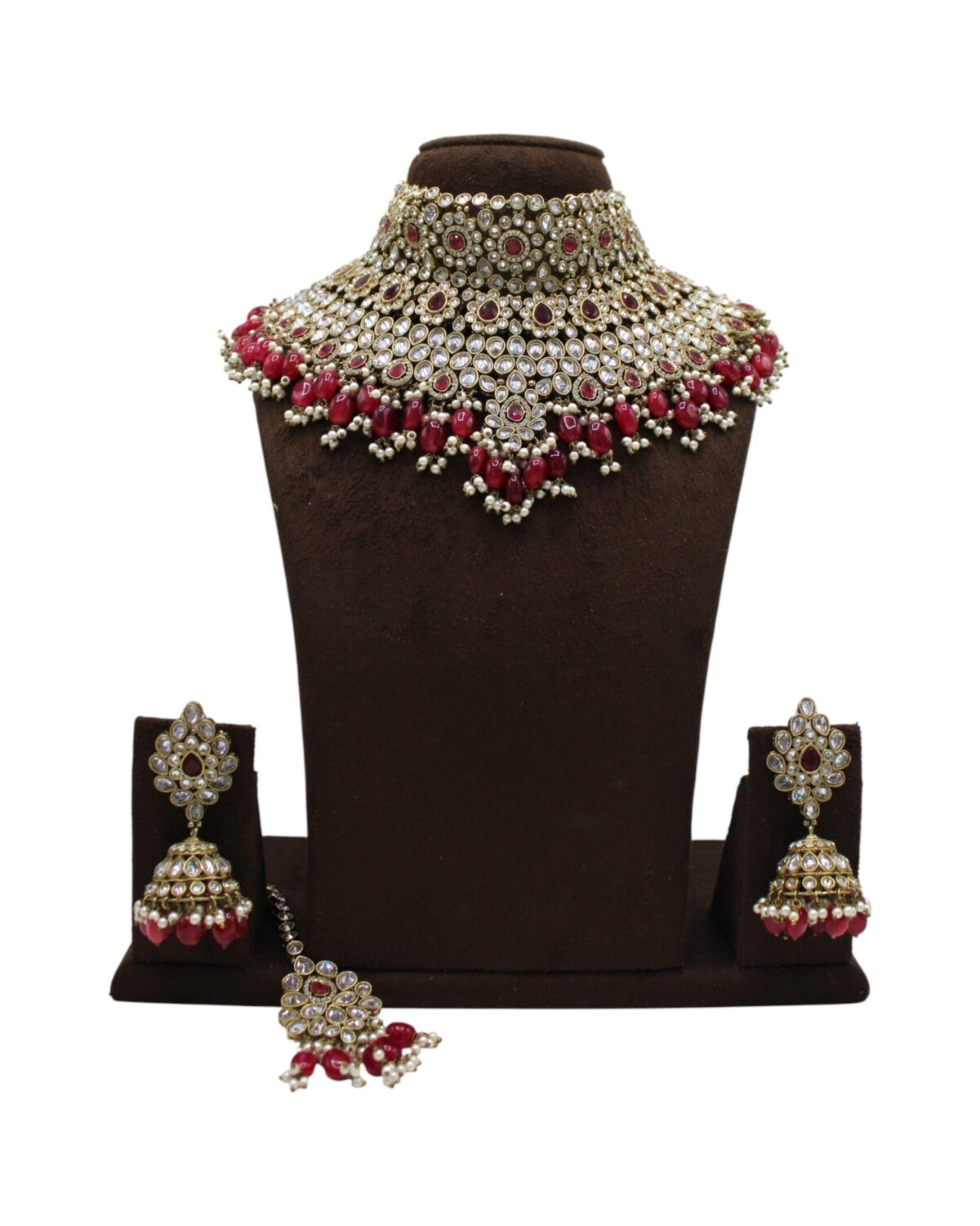 Elegant Traditional Jewelry Set with Red Accents