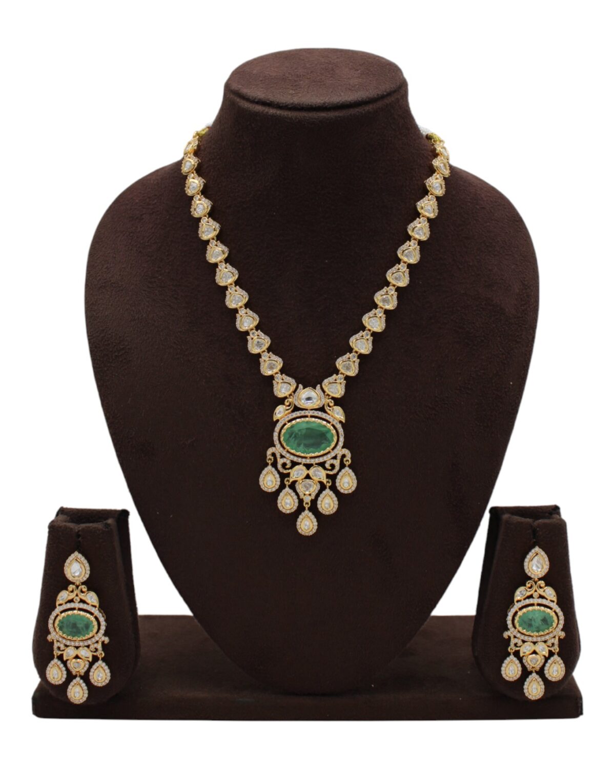Elegant Gold and Emerald Jewelry Set