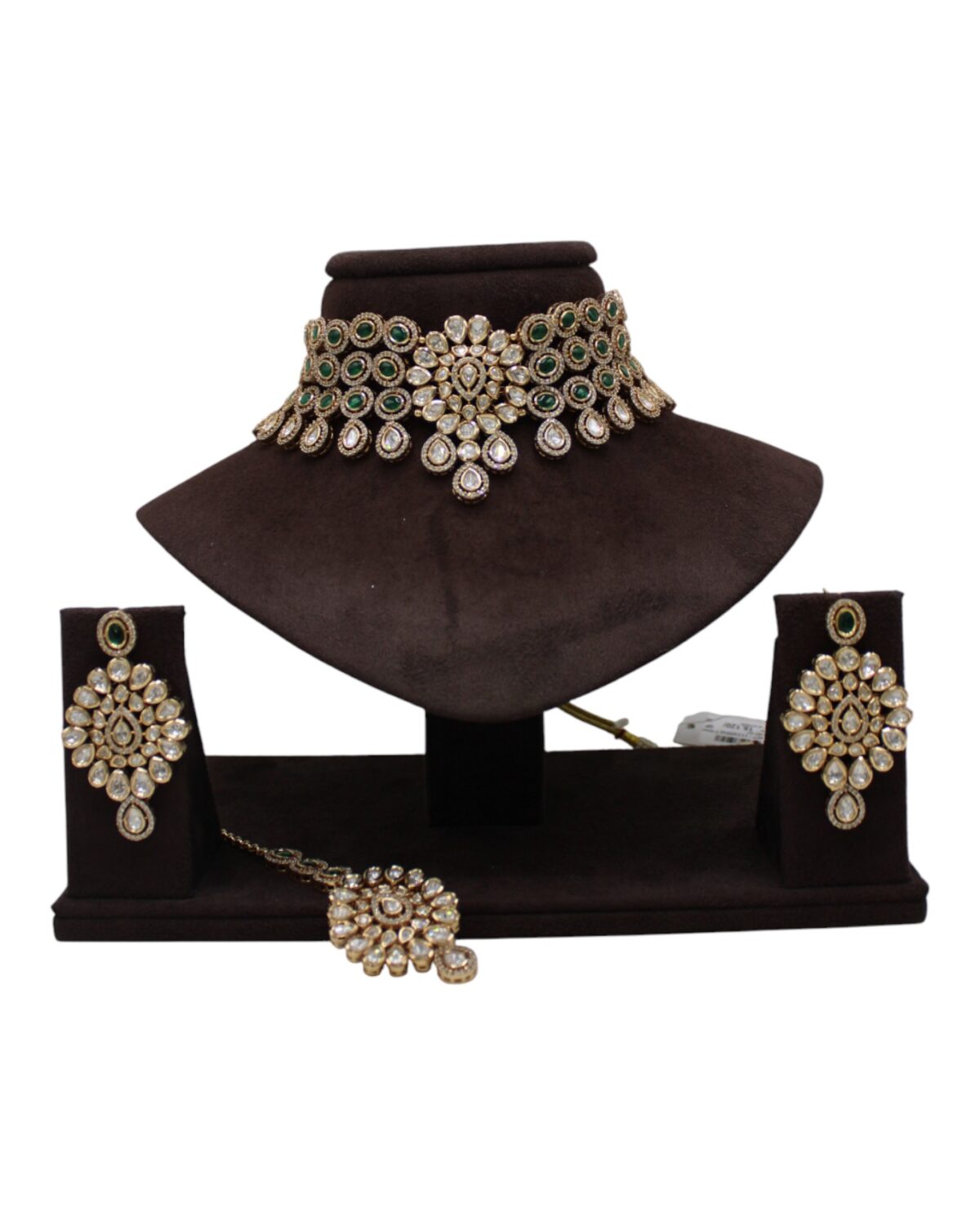 Elegant Traditional Jewelry Set with Choker and Earrings