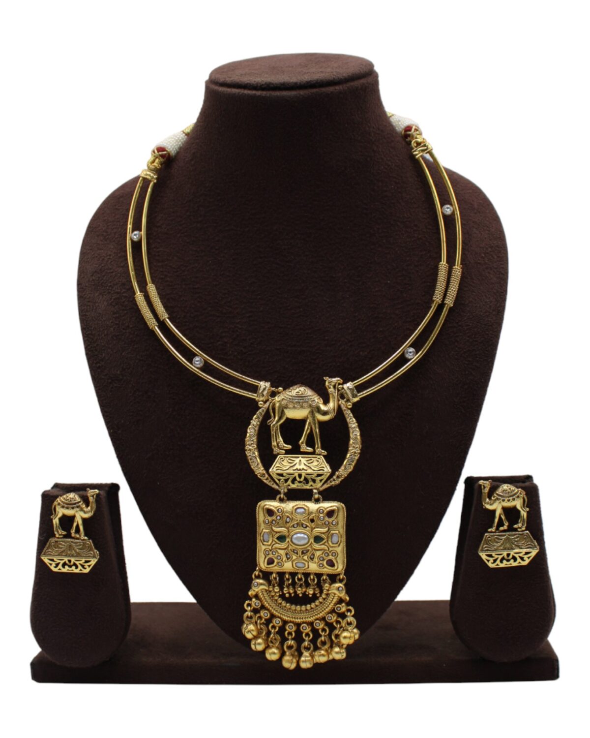 Elegant Traditional Gold Necklace Set with Intricate Design
