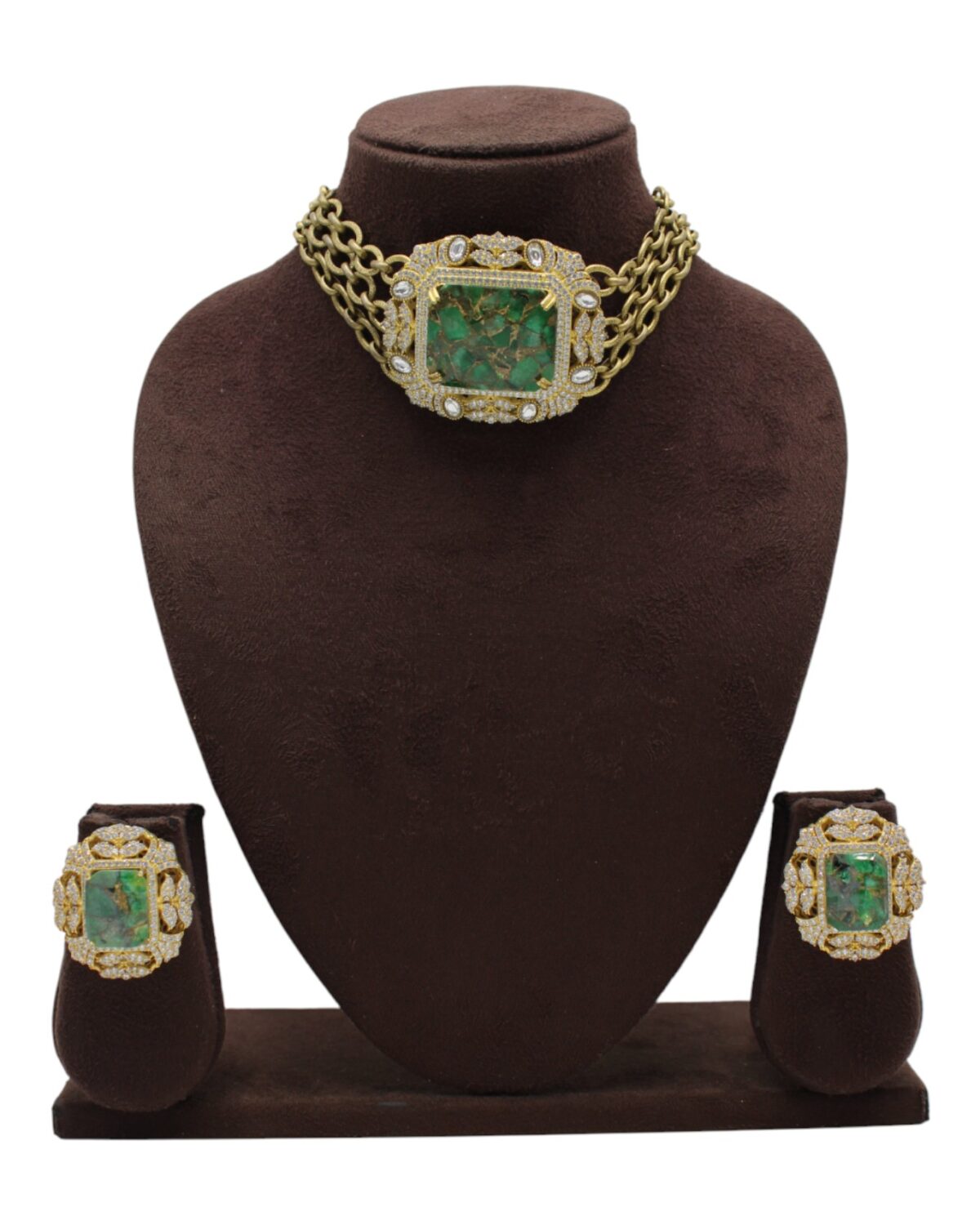 Elegant Green Stone Jewelry Set with Gold Accents