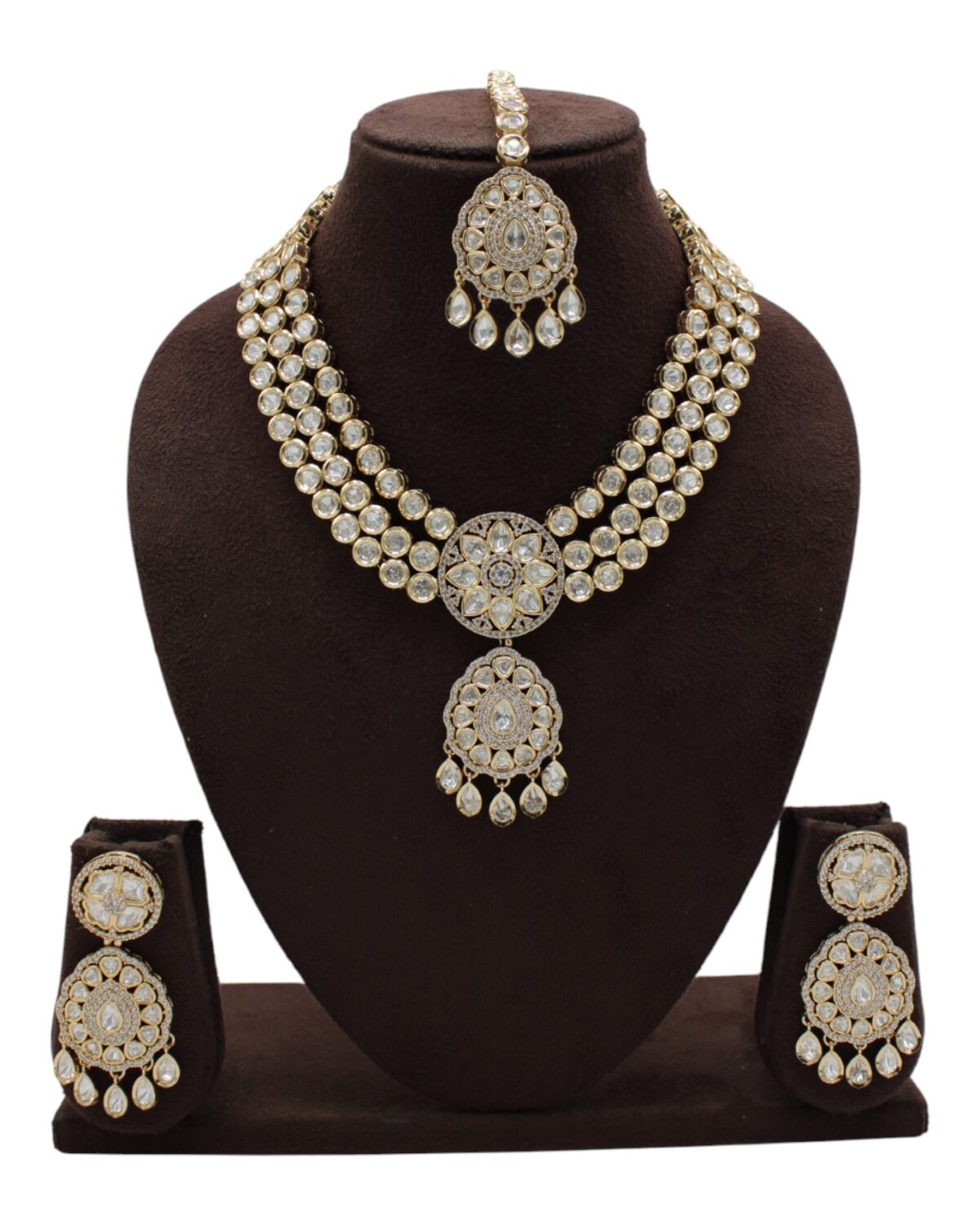 Elegant Gold-Plated Jewelry Set with Intricate Design