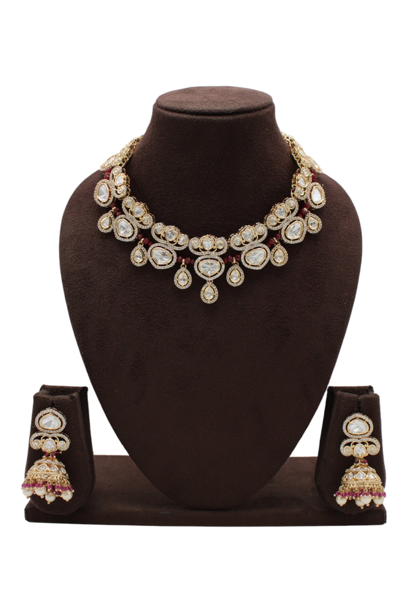 Elegant Traditional Jewelry Set with Intricate Design