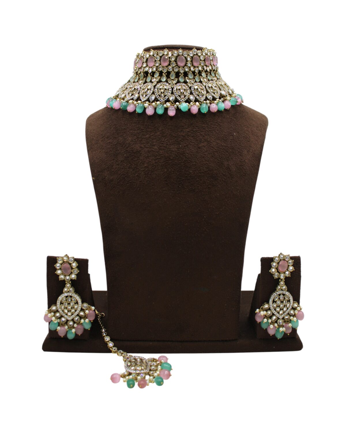 Elegant Traditional Jewelry Set with Colorful Beads