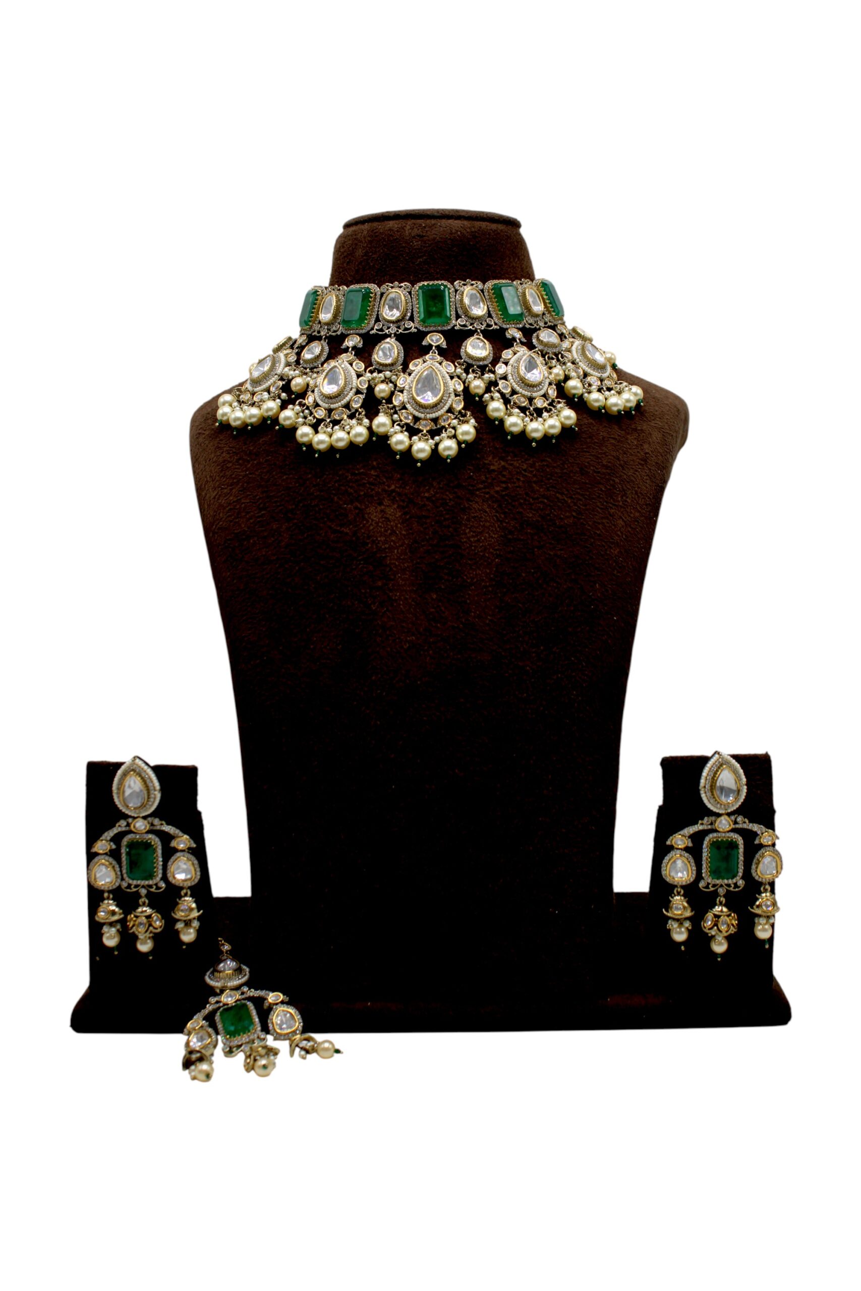 Elegant Green and Gold Jewelry Set