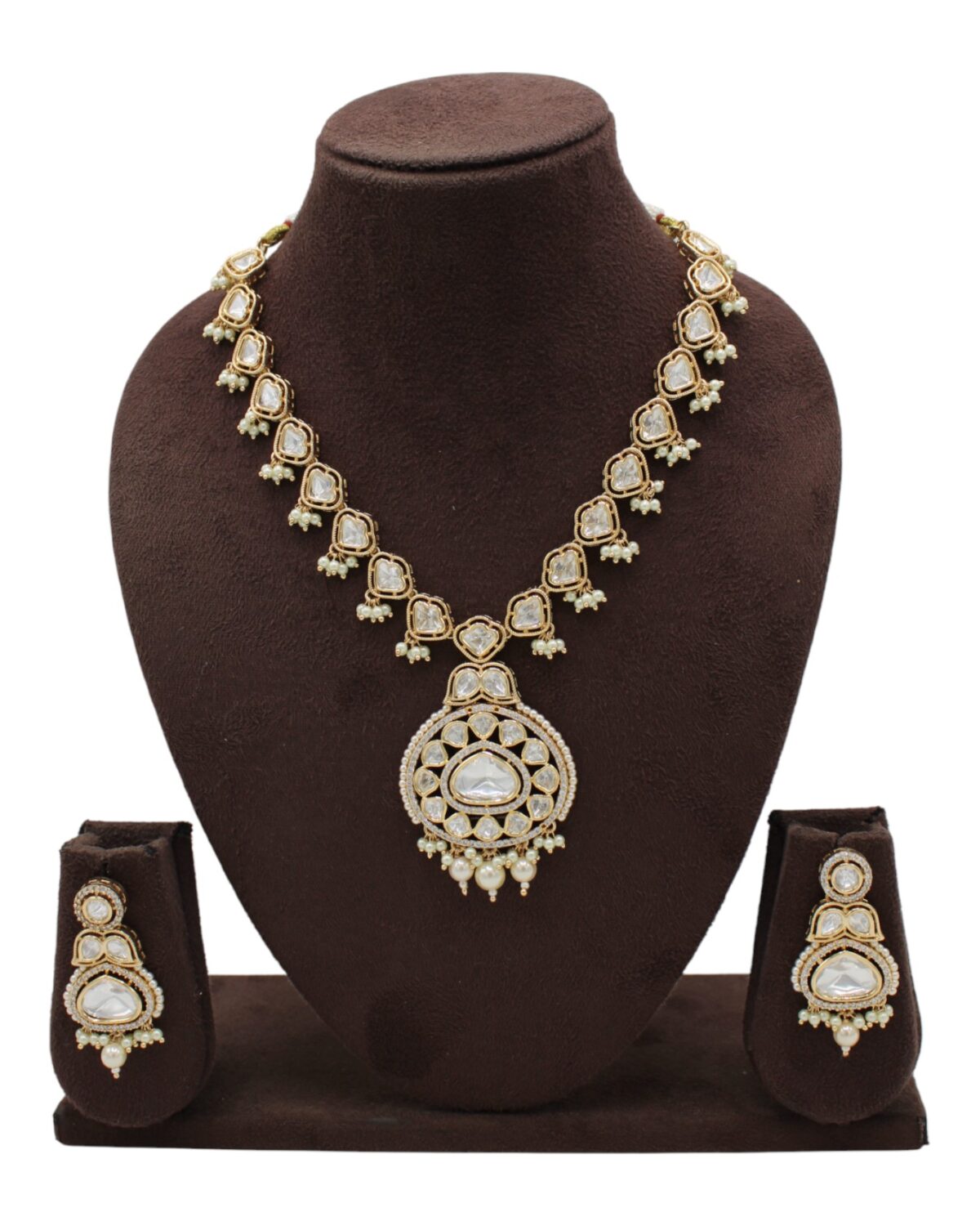 Elegant Gold and Pearl Necklace Set