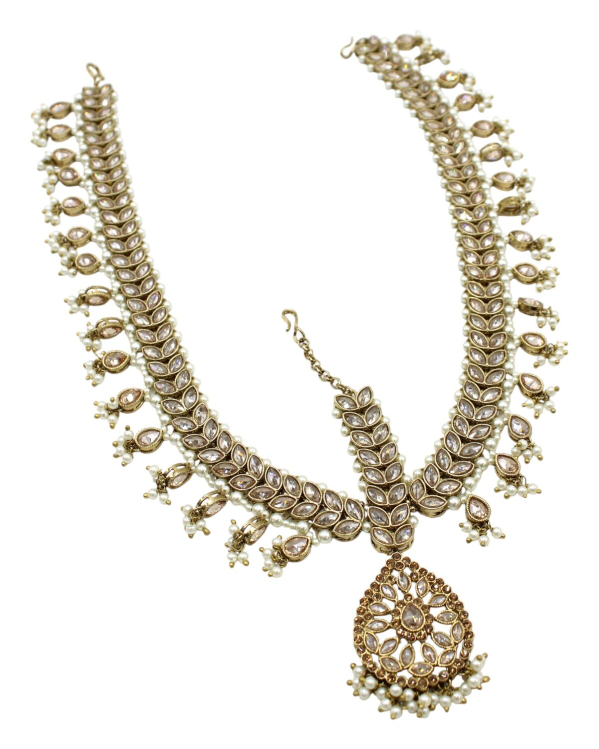 Elegant Traditional Gold Necklace with Pearl Accents