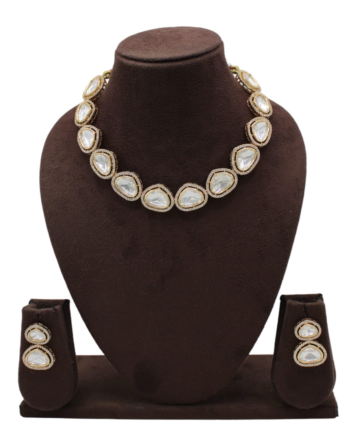 Elegant Gold and Pearl Necklace Set