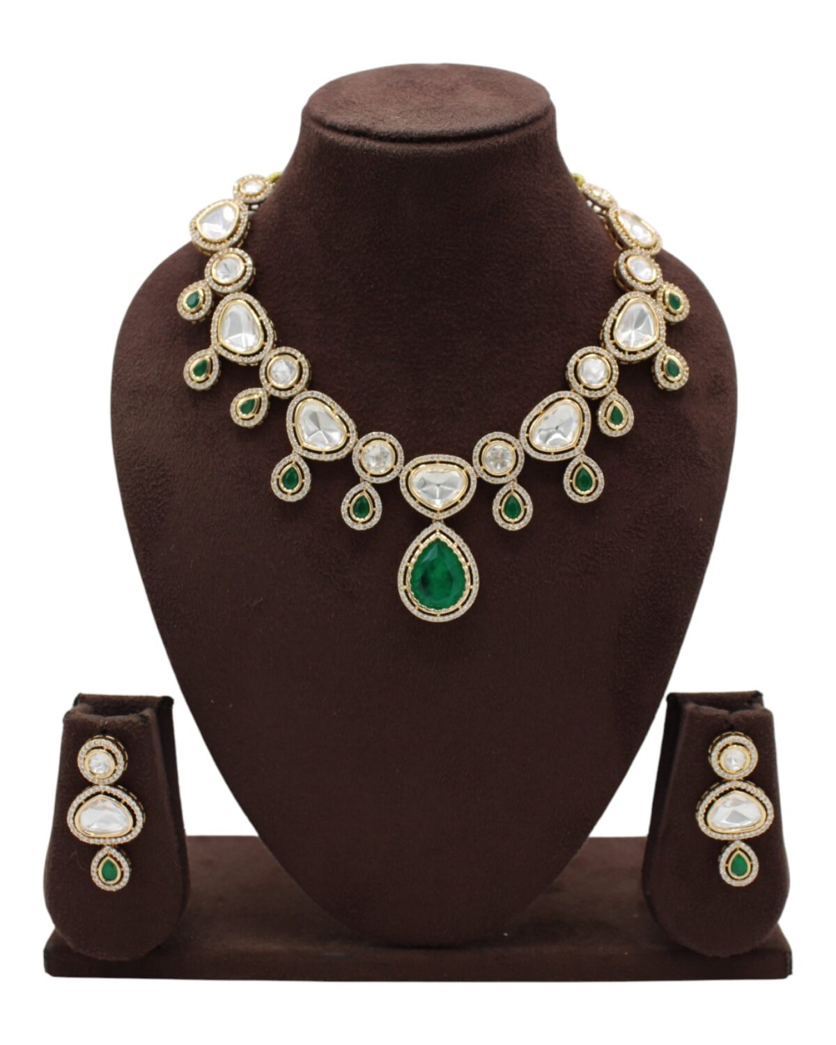 Elegant Emerald and Pearl Necklace Set