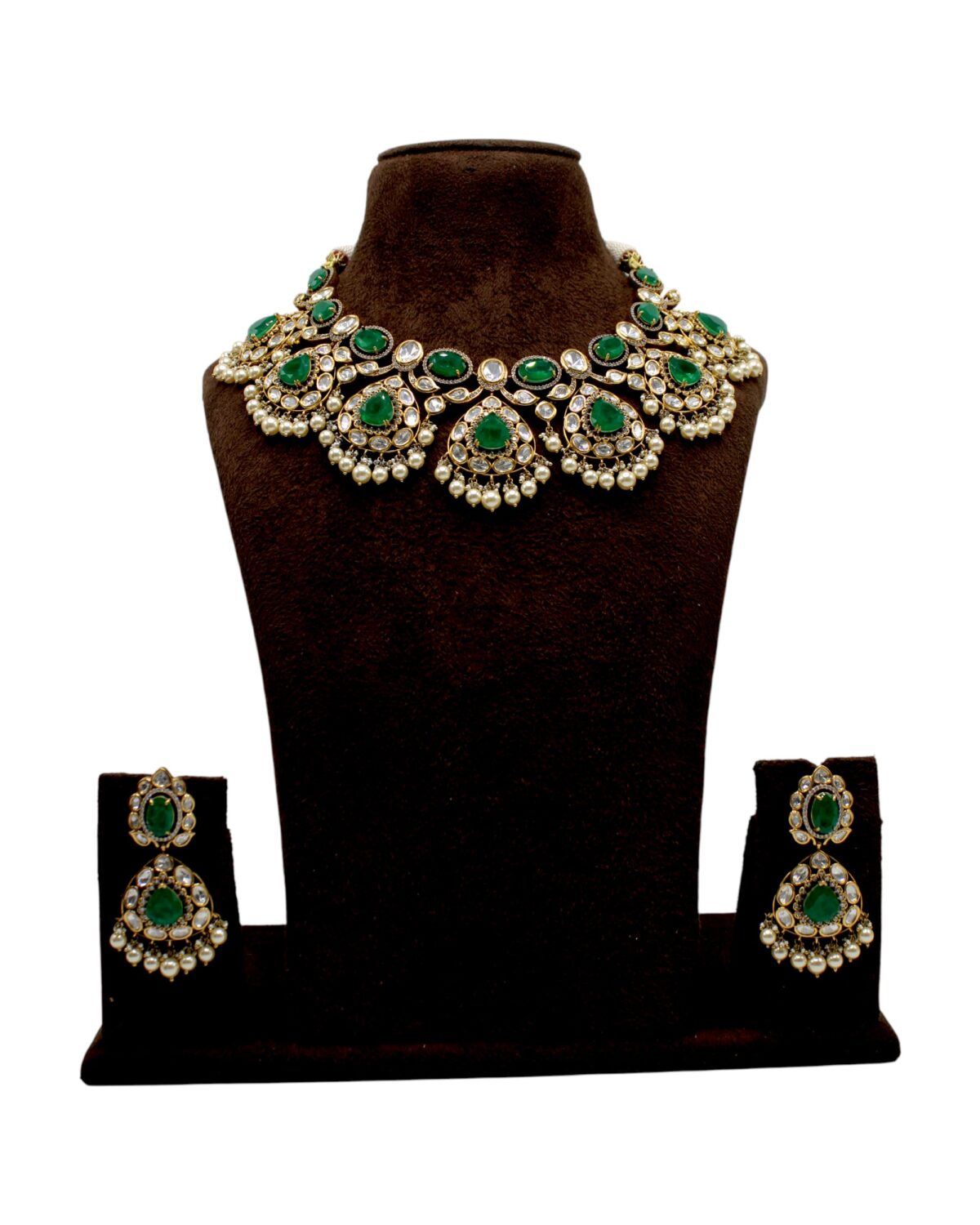 Elegant Emerald and Pearl Jewelry Set