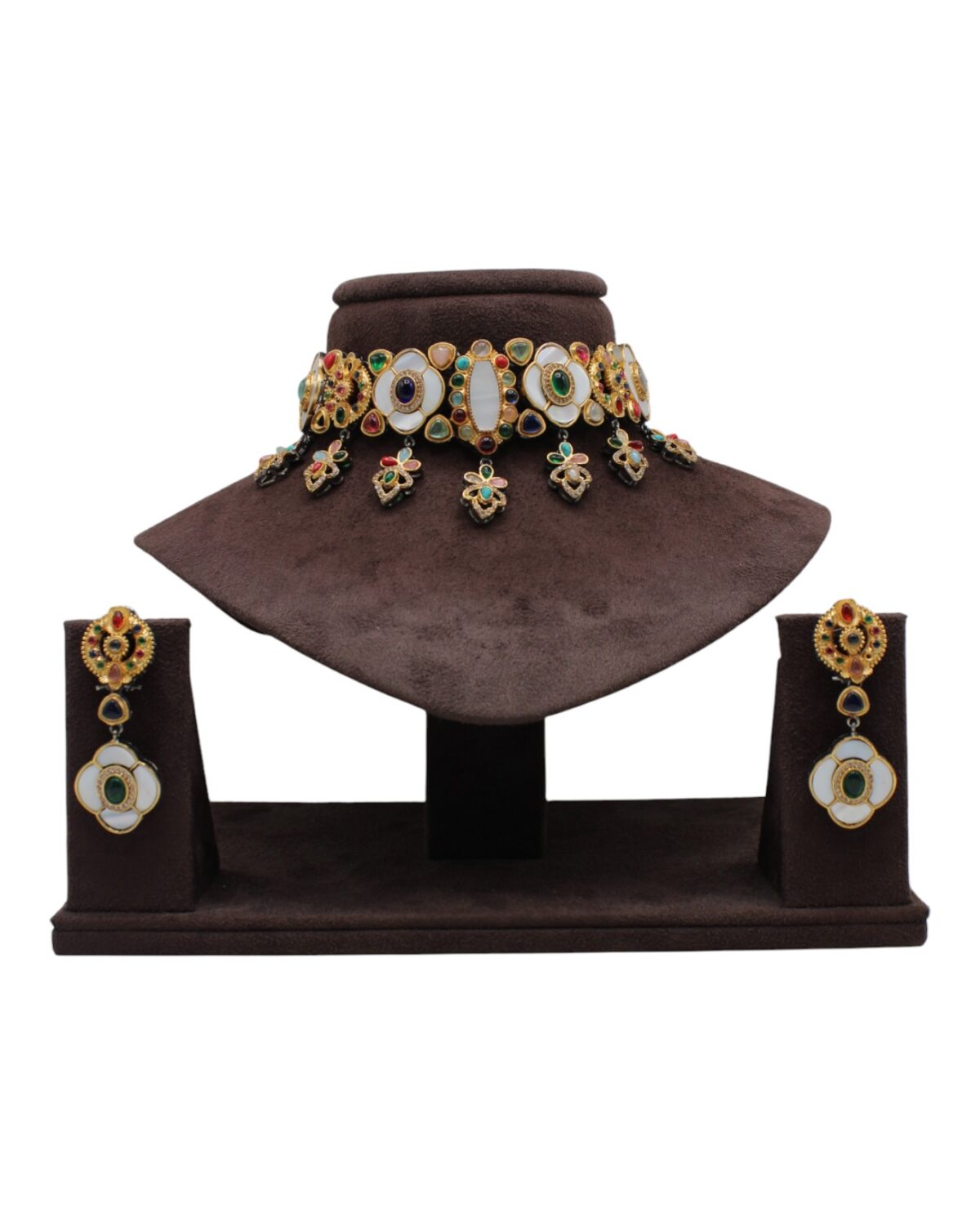Elegant Traditional Jewelry Set Display