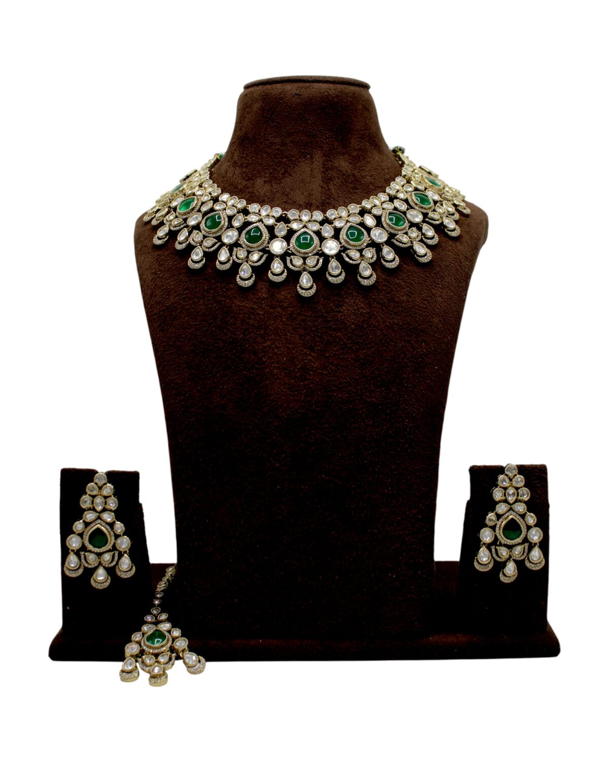 Elegant Green and Pearl Necklace Set