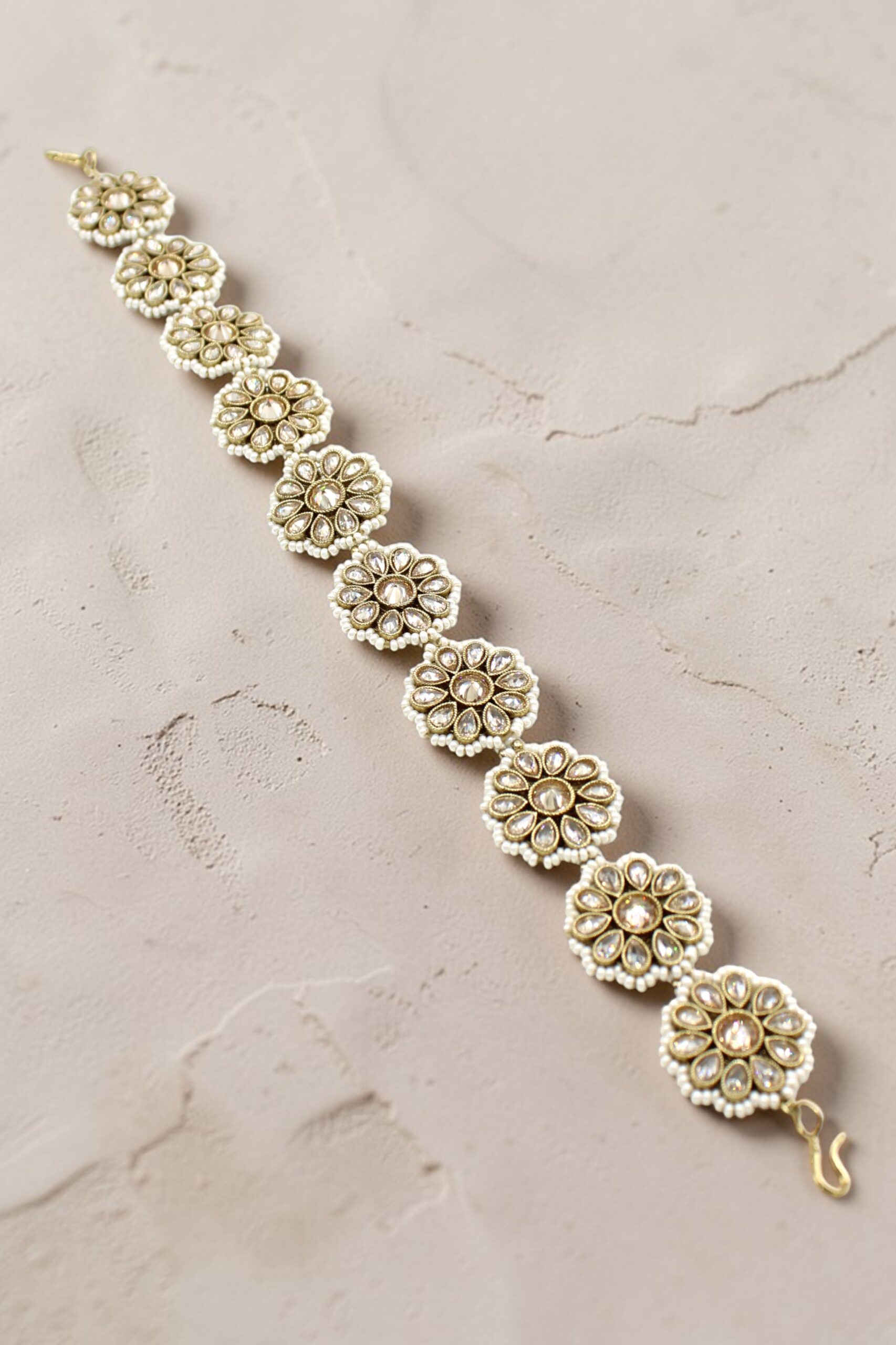 Elegant Floral Design Bracelet with Gemstone Accents - Image 2