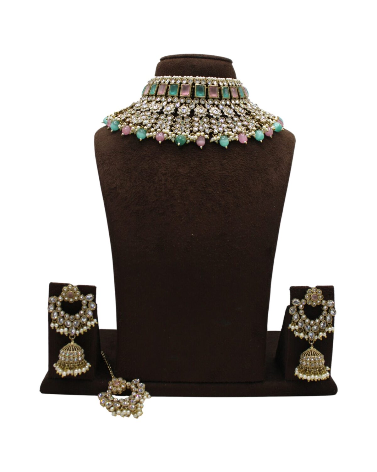 Elegant Traditional Jewelry Set with Colorful Gemstones