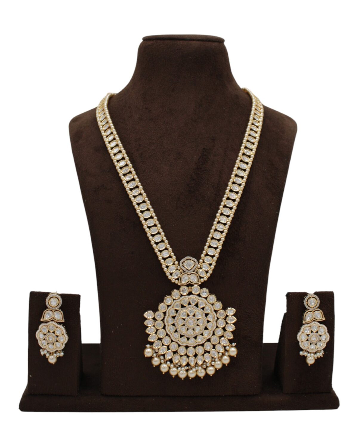 Elegant Gold and Diamond Necklace Set
