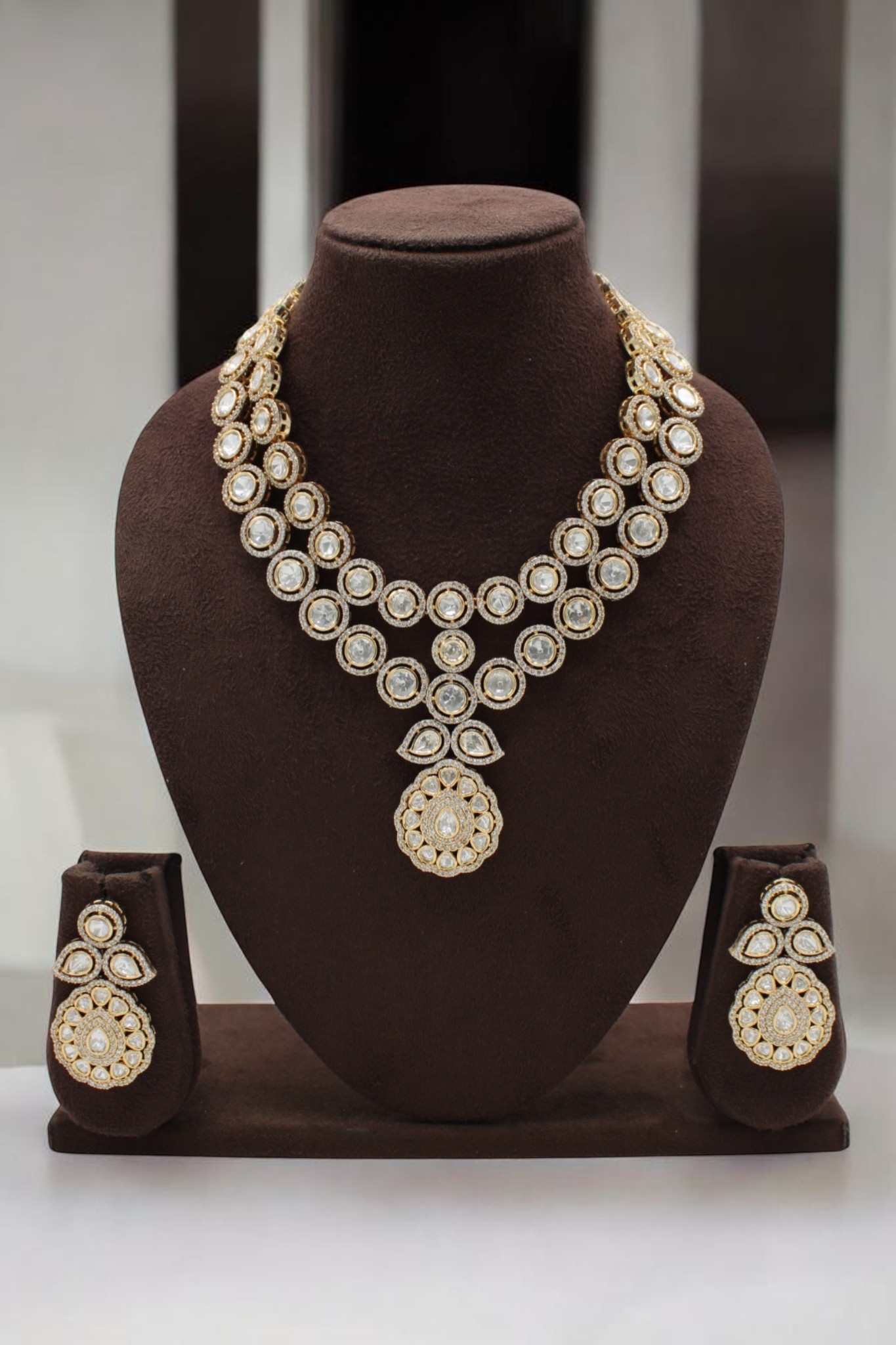 Elegant Gold and Diamond-Style Jewelry Set - Image 2