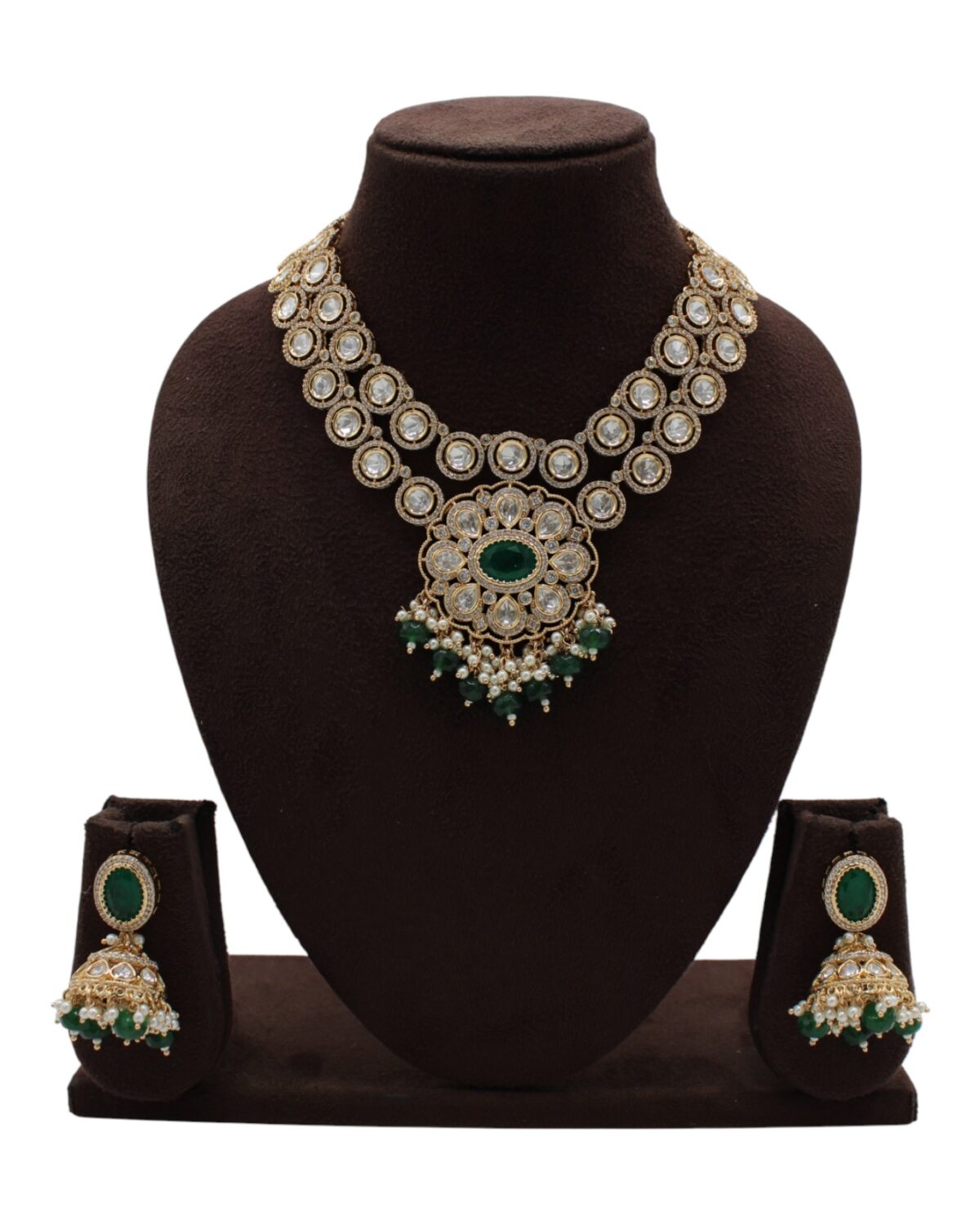 Elegant Traditional Jewelry Set with Green Accents