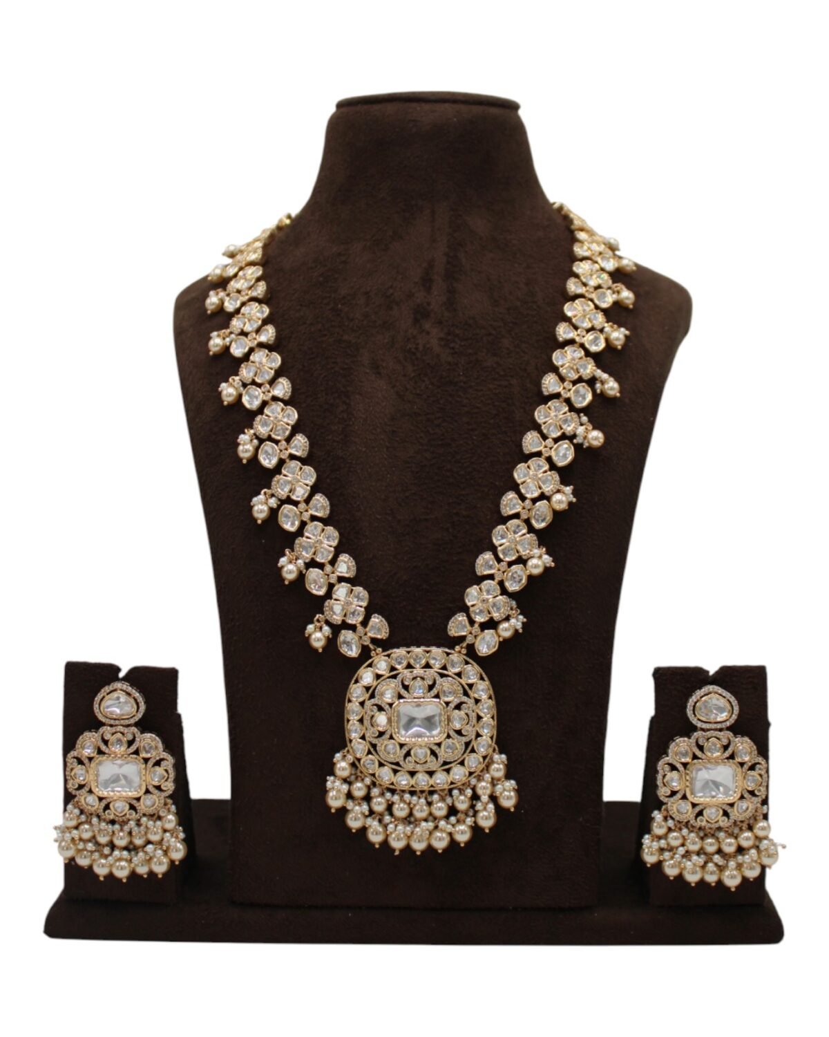 Elegant Gold and Diamond Necklace Set