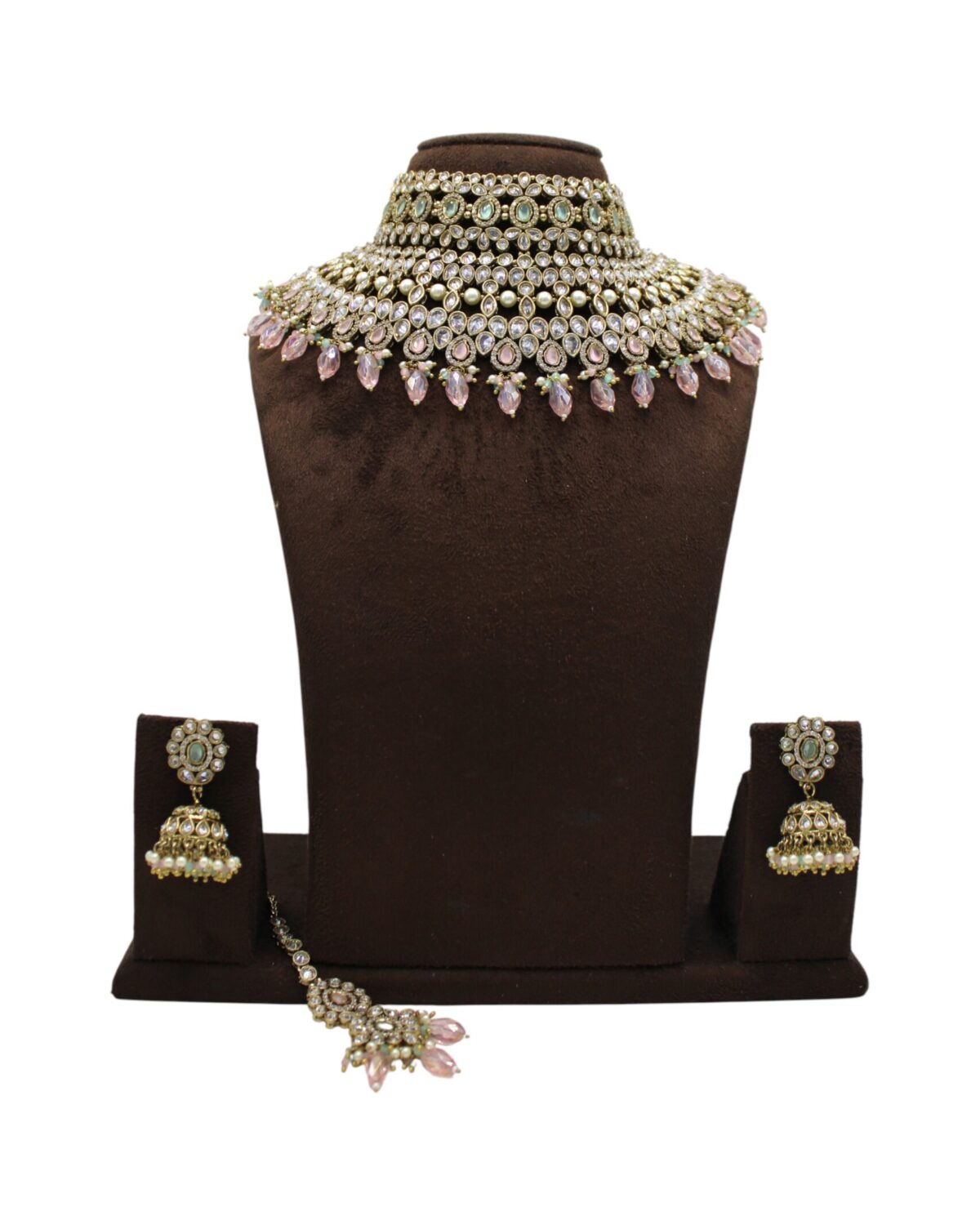 Elegant Traditional Jewelry Set with Pearls and Pink Accents