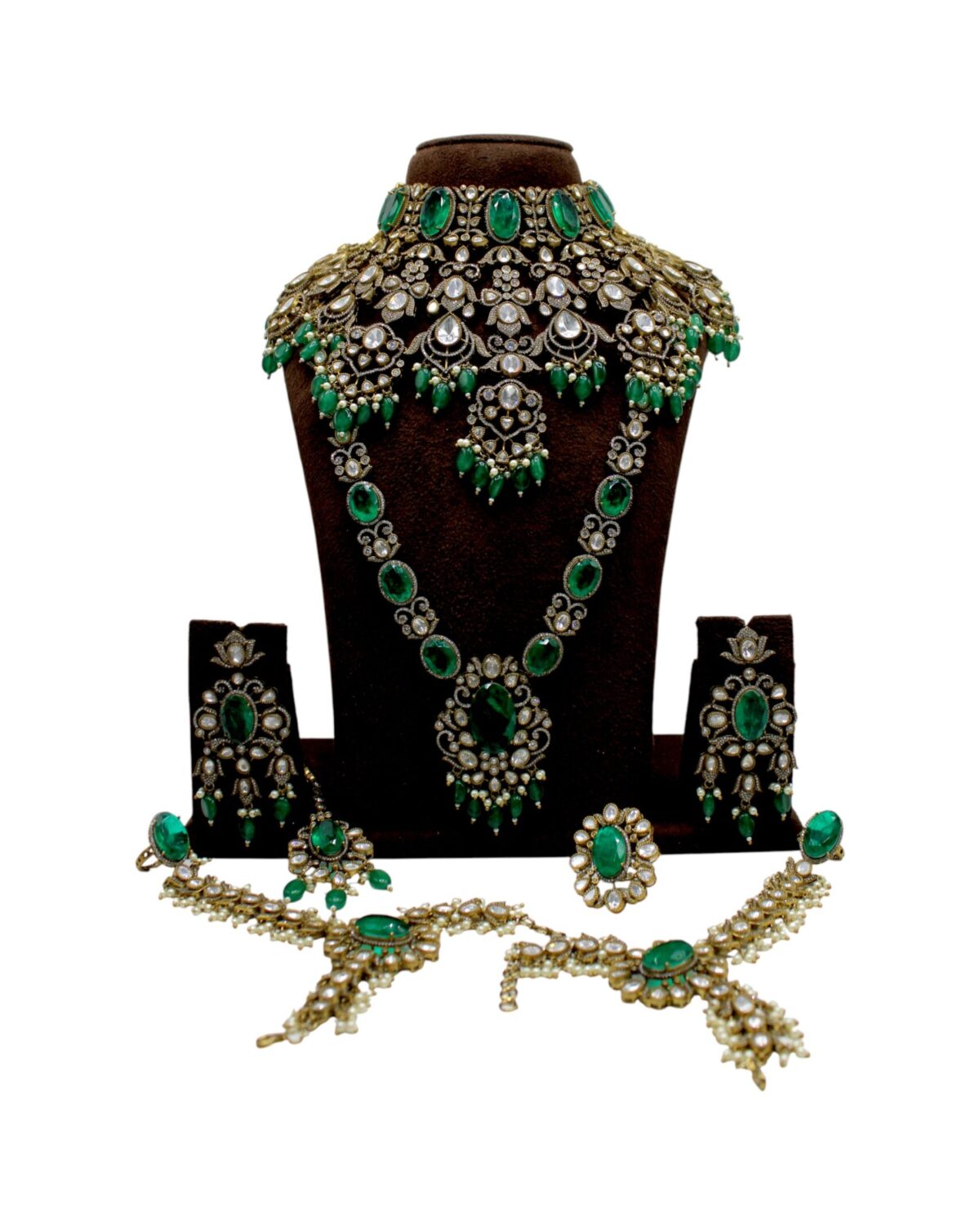 Elegant Green and Silver Jewelry Set