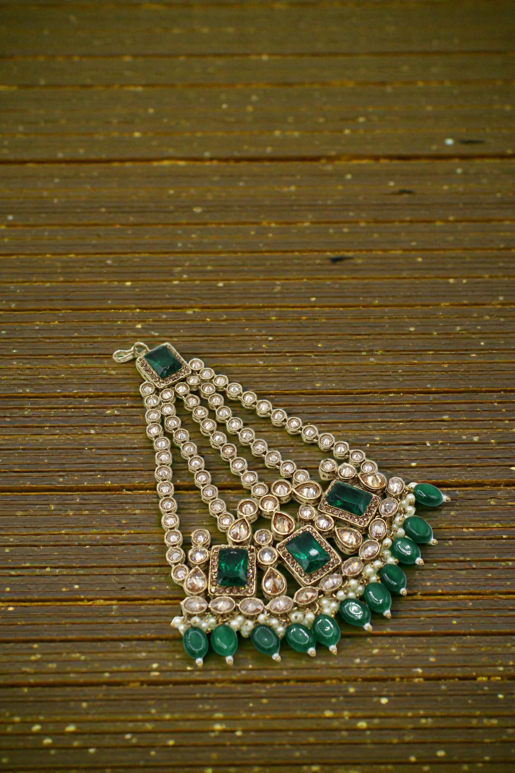 Elegant Green and Gold Statement Jewelry Piece - Image 3
