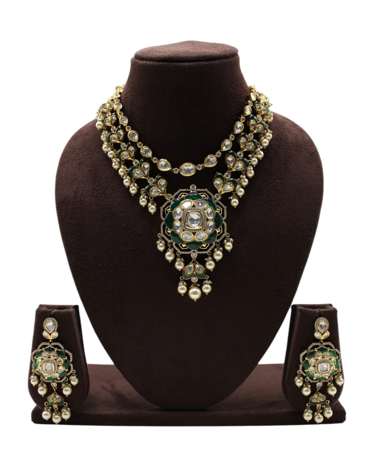 Elegant Traditional Indian Jewelry Set with Intricate Design
