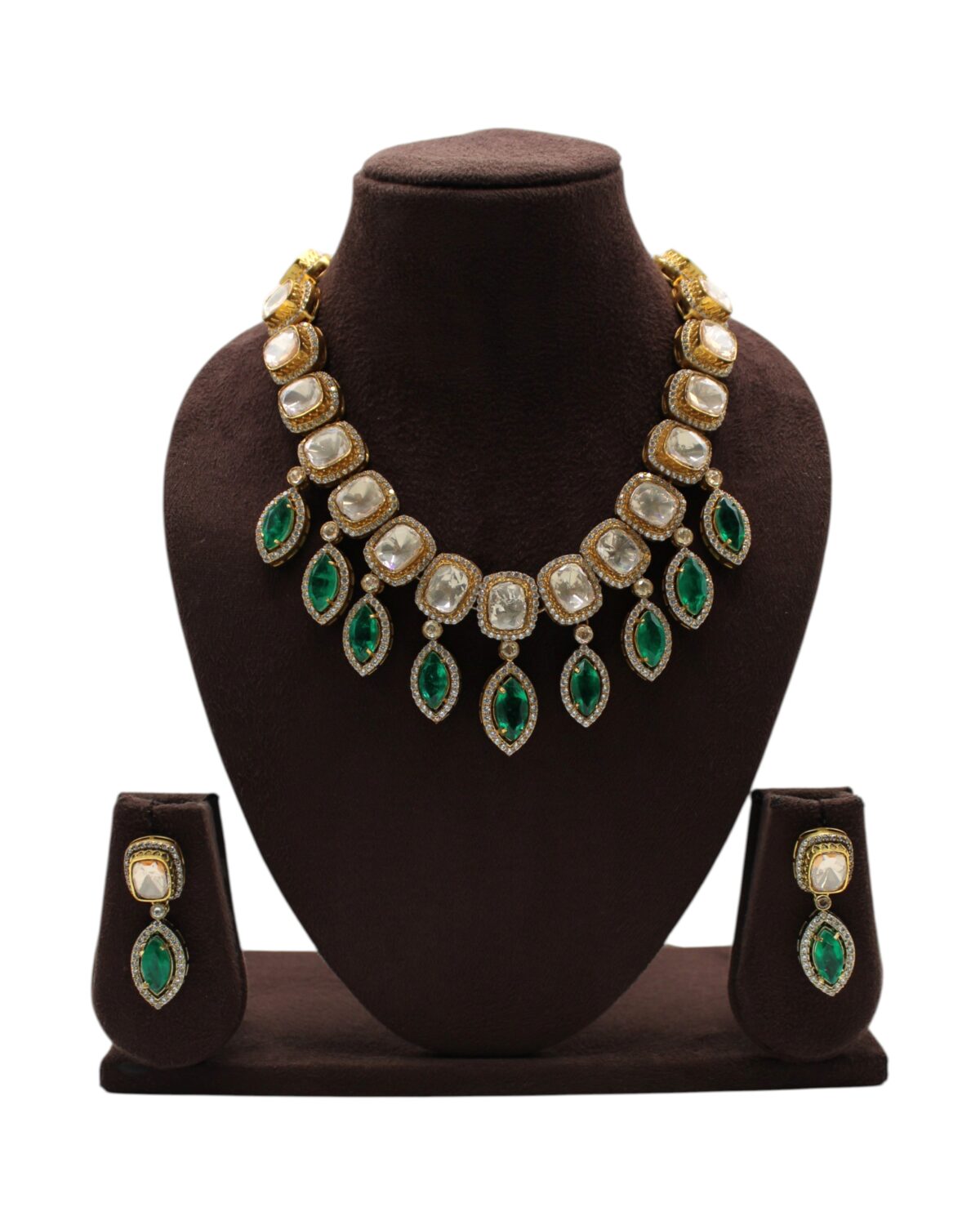 Elegant Emerald and Diamond Necklace Set