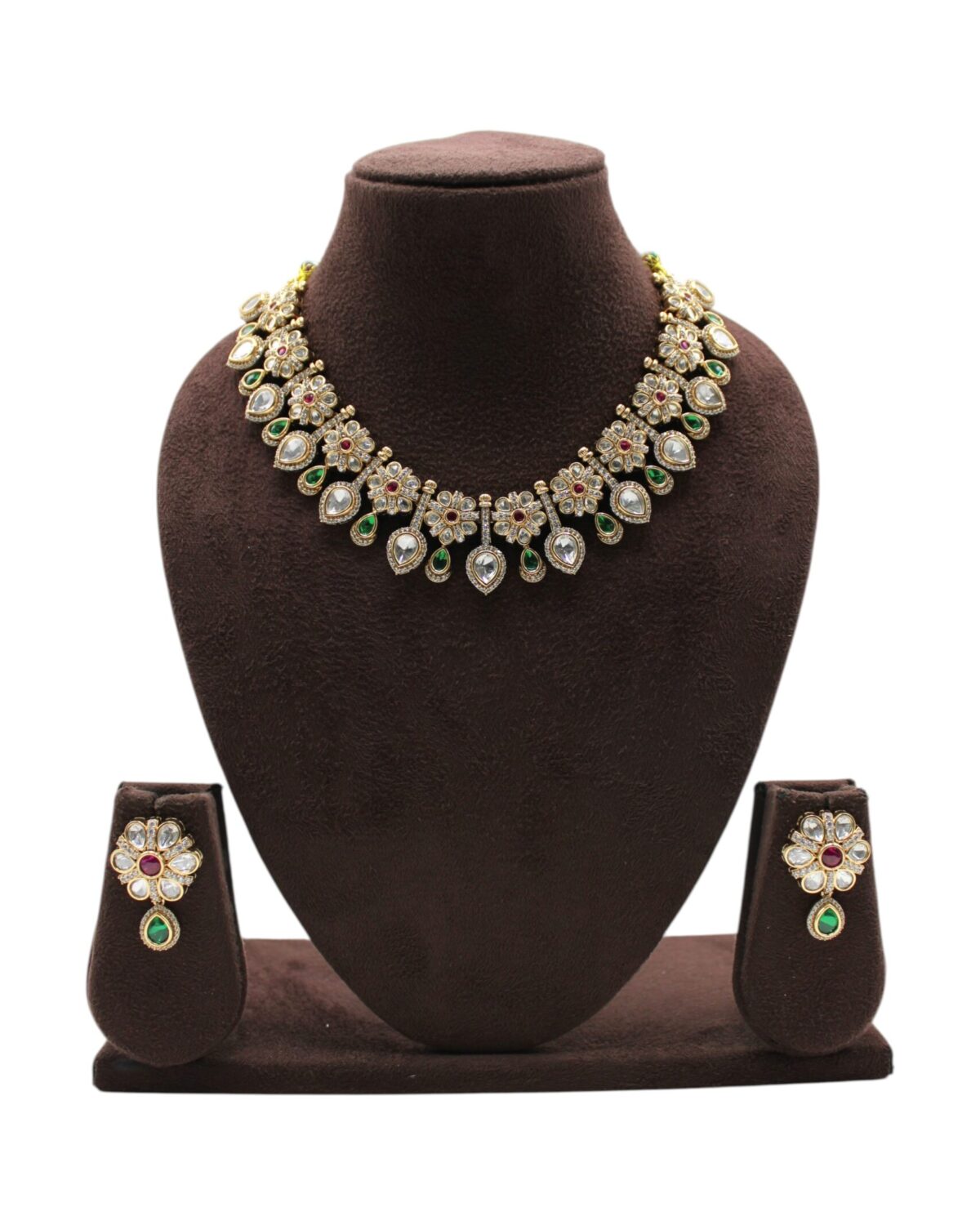 Elegant Traditional Jewelry Set with Green and White Accents