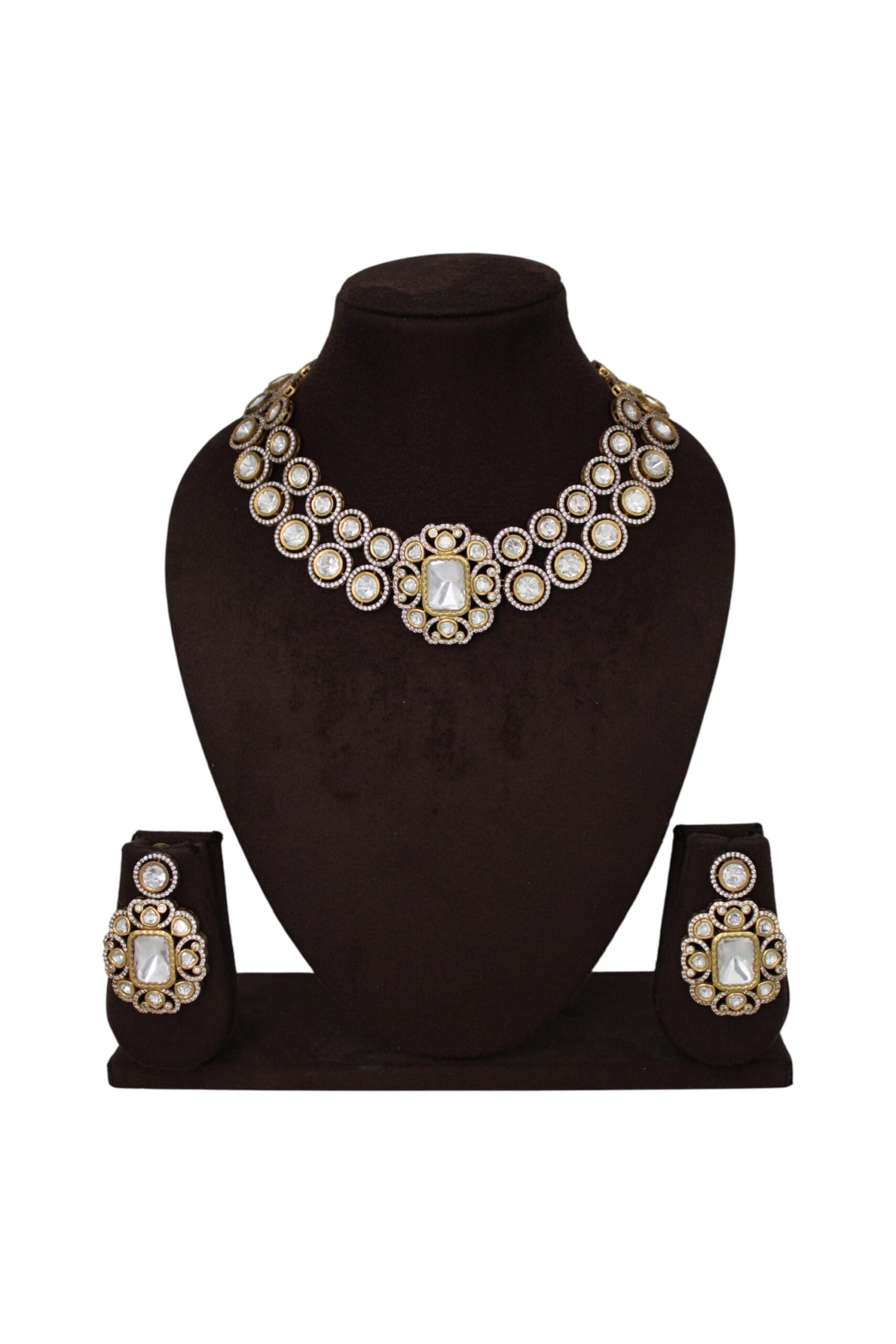 Elegant Vintage-Inspired Jewelry Set with Statement Necklace and Earrings