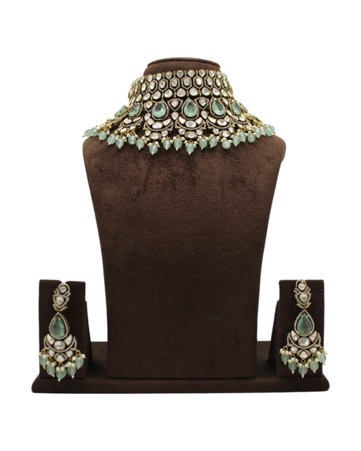 Elegant Traditional Jewelry Set with Choker and Earrings