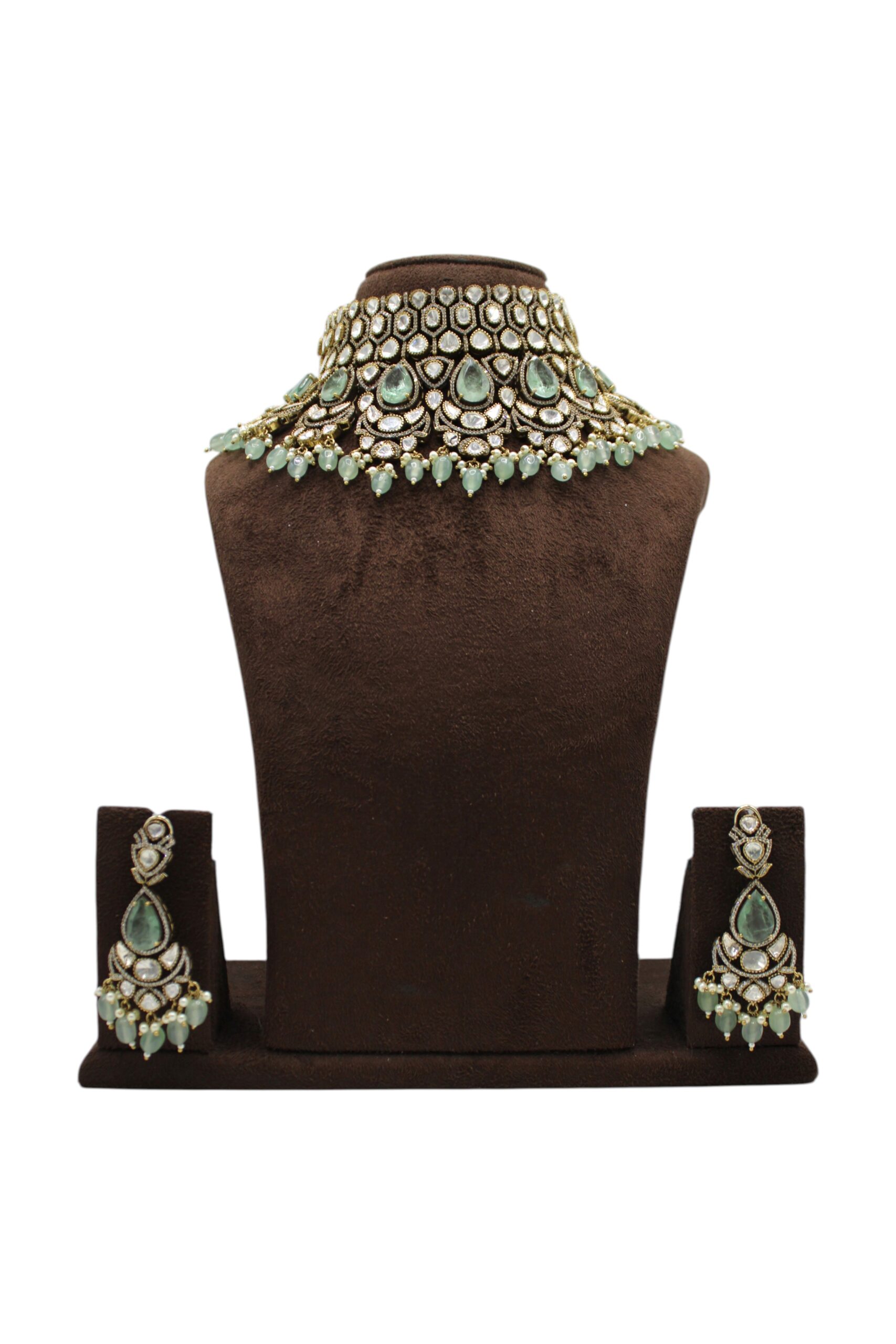 Elegant Traditional Jewelry Set with Choker and Earrings