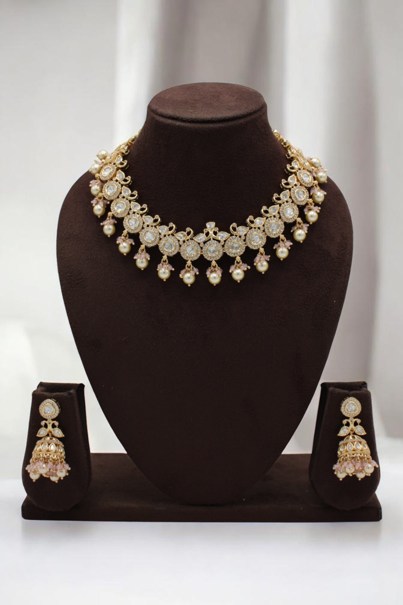 Elegant Gold and Pearl Jewelry Set - Image 2