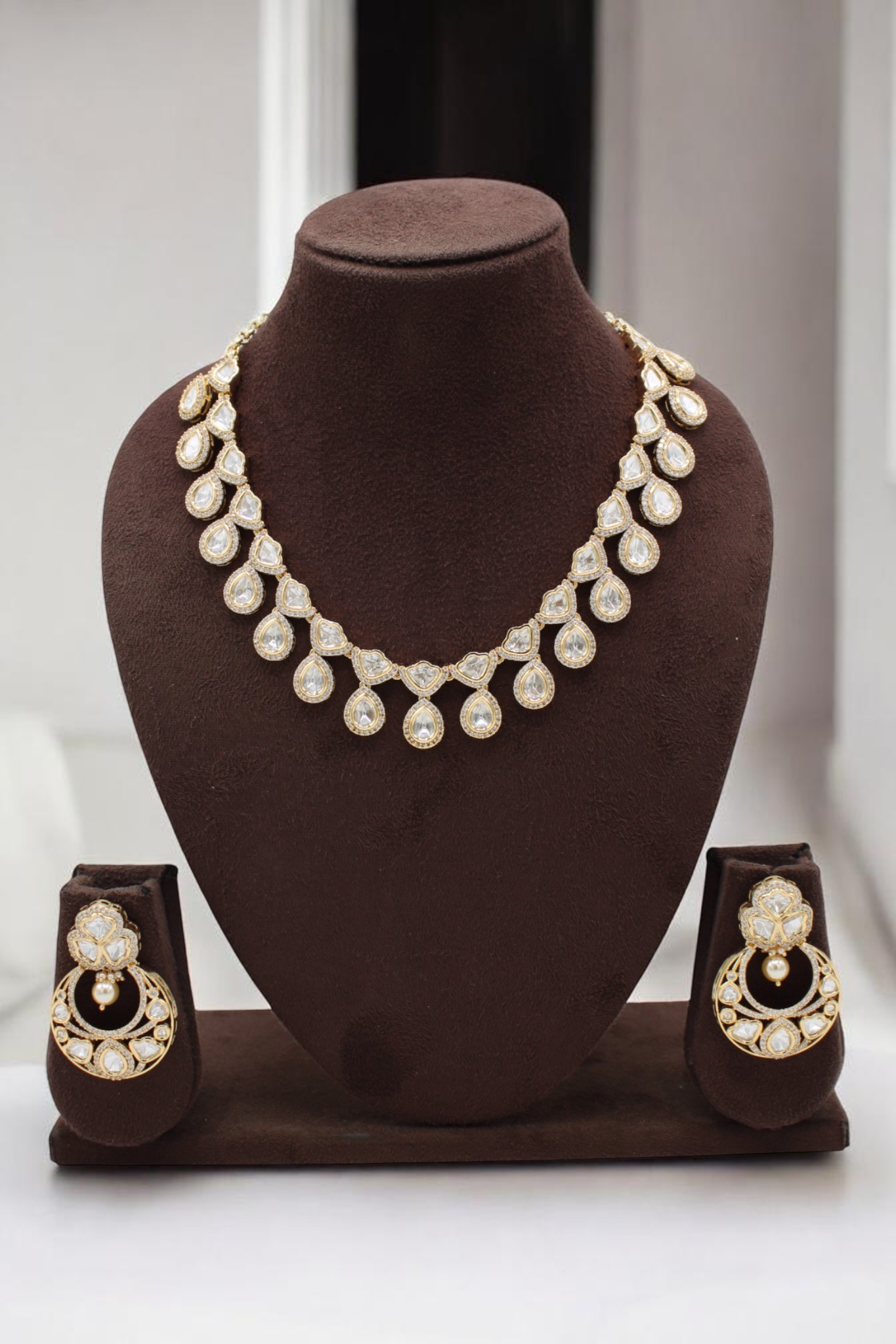 Elegant Gold and Diamond-Style Jewelry Set - Image 2