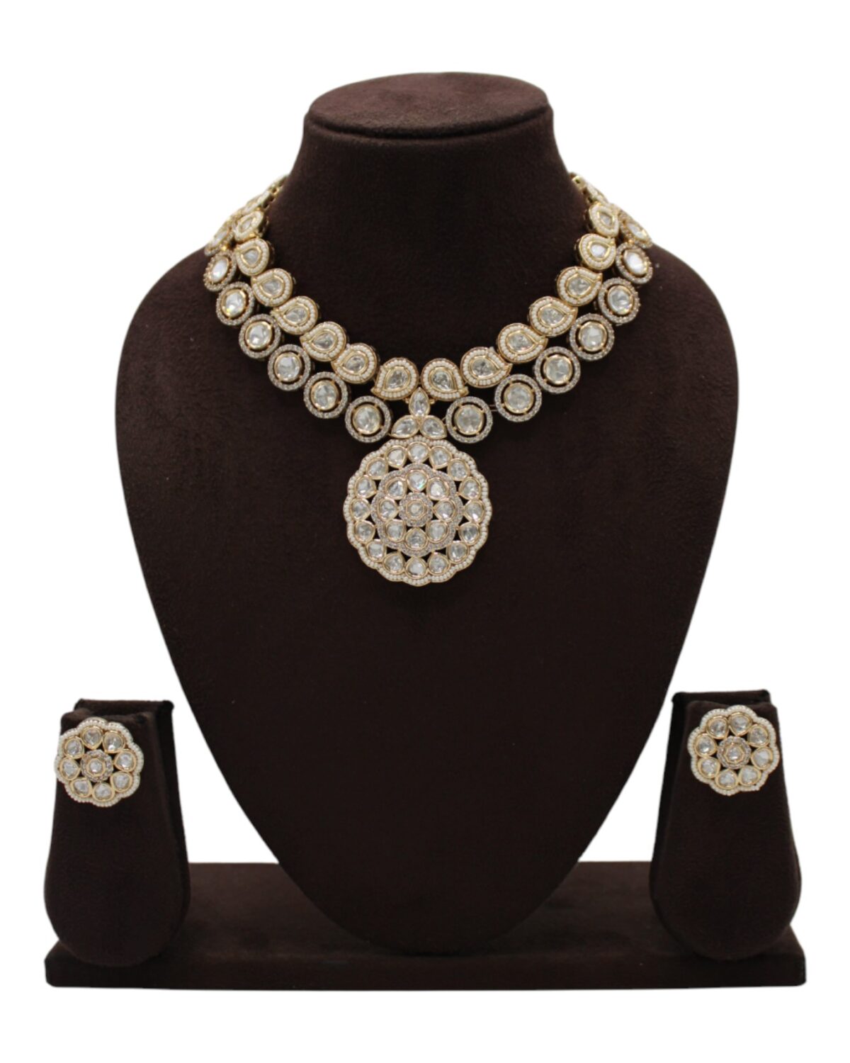 Elegant Gold and Diamond Necklace Set